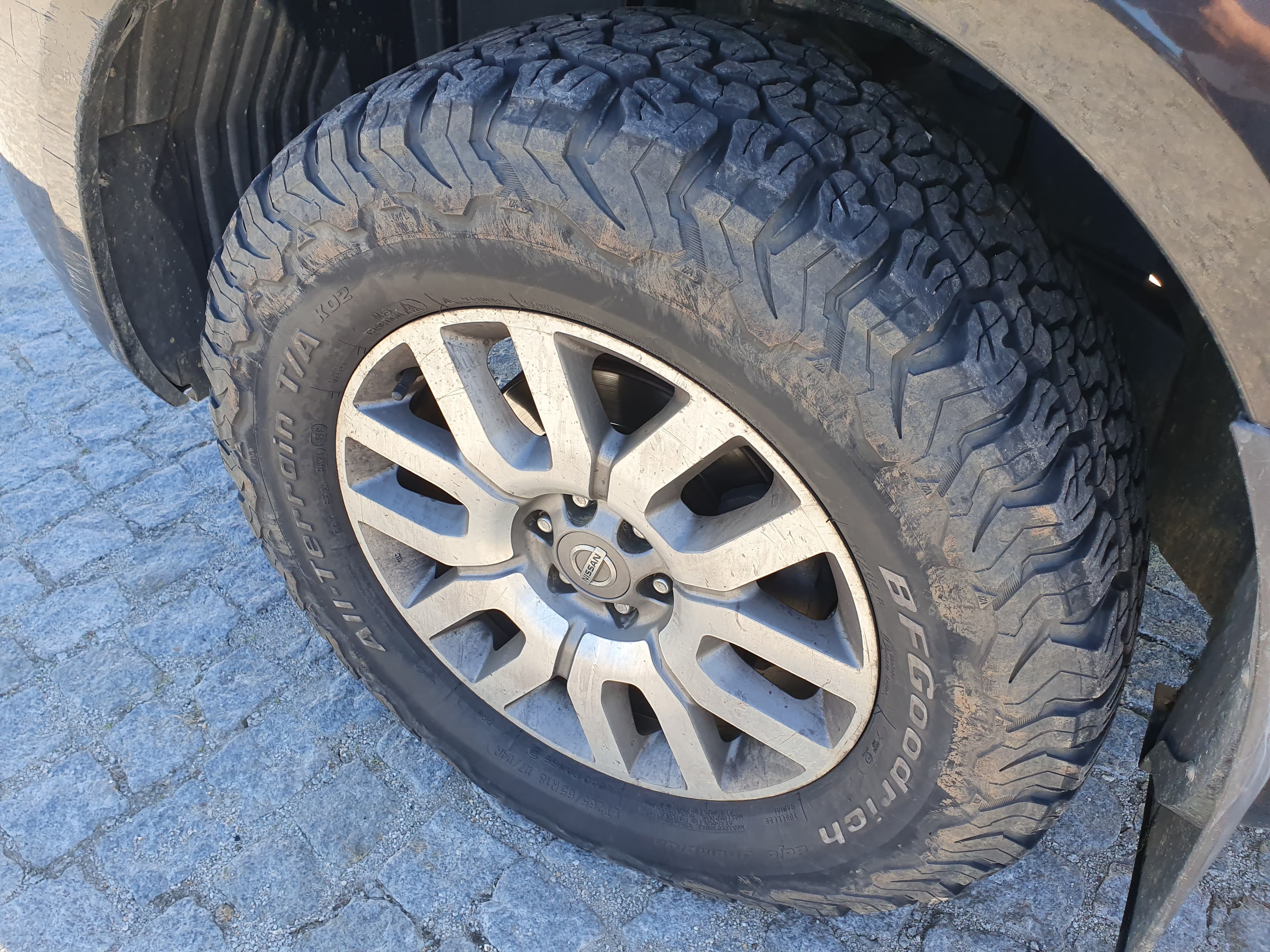 LEILÃO SUSPENSO · Nissan Navarra 3000 V6 · Ano 2011 — imagen 19