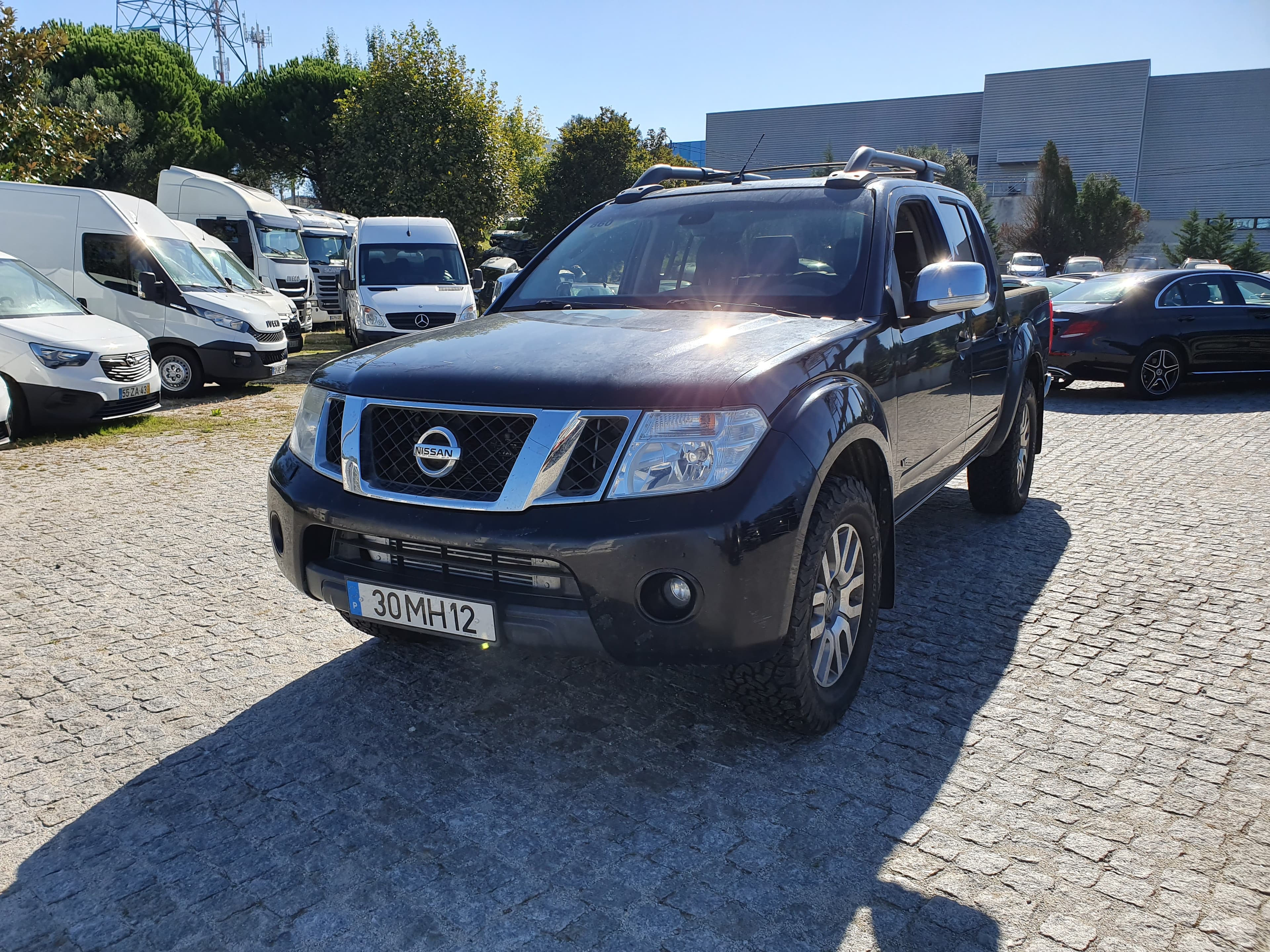 LEILÃO SUSPENSO · Nissan Navarra 3000 V6 · Ano 2011 — imagen 2