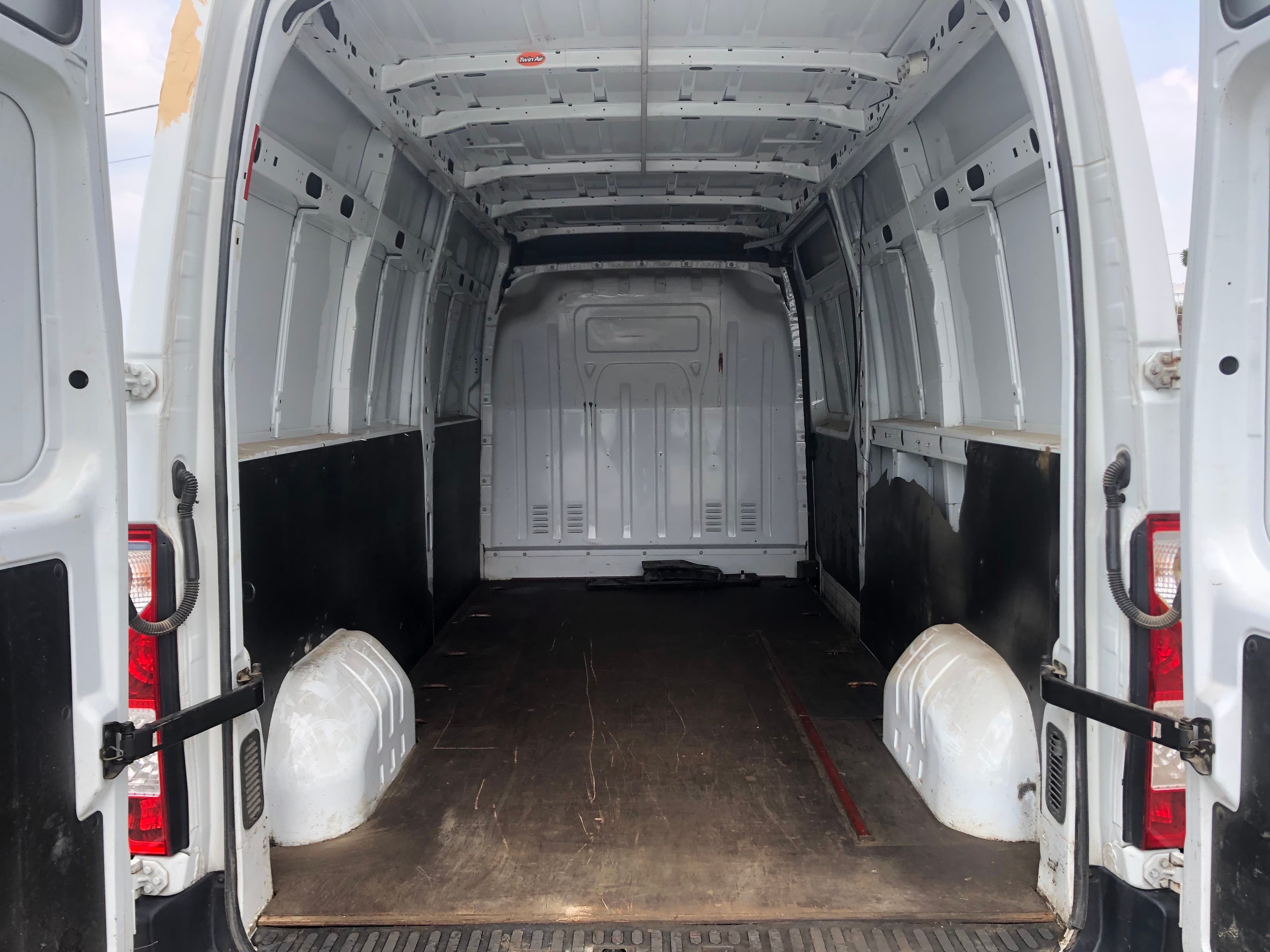 Renault Master · Ano 2014 — imagen 8