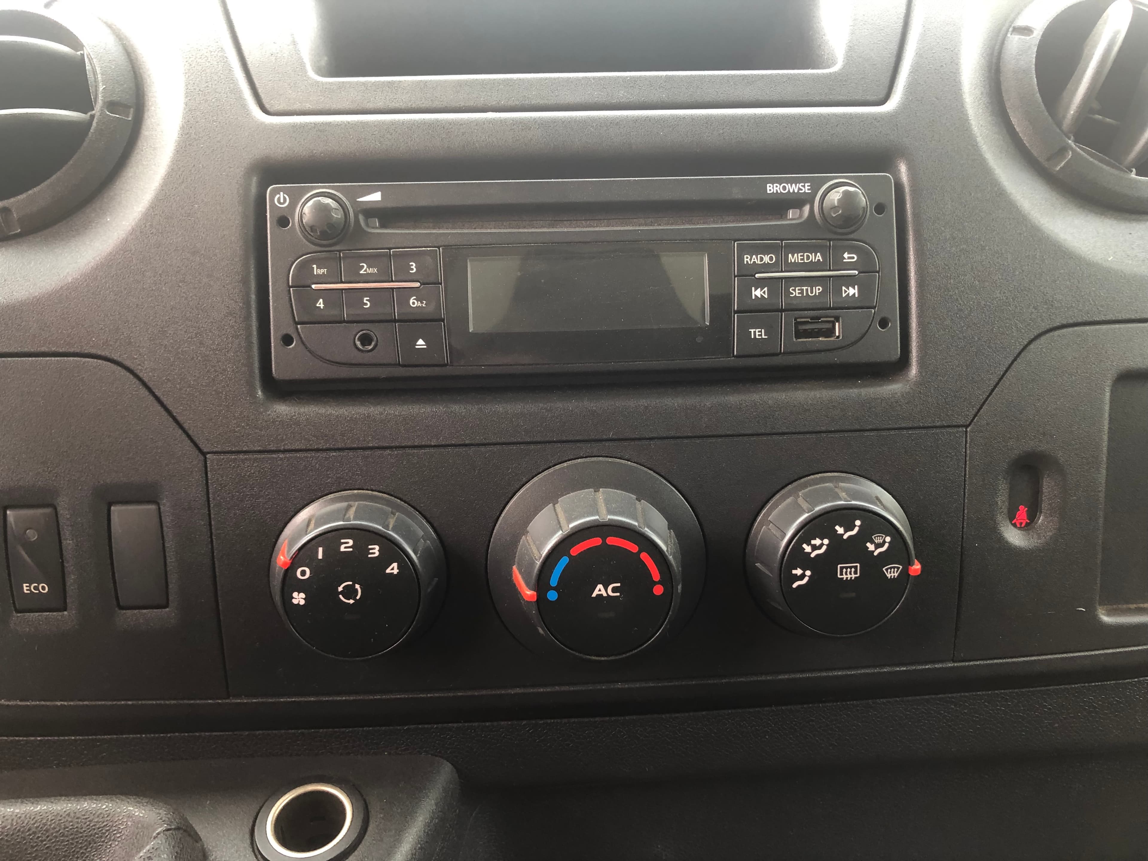 Renault Master · Ano 2014 — imagen 39