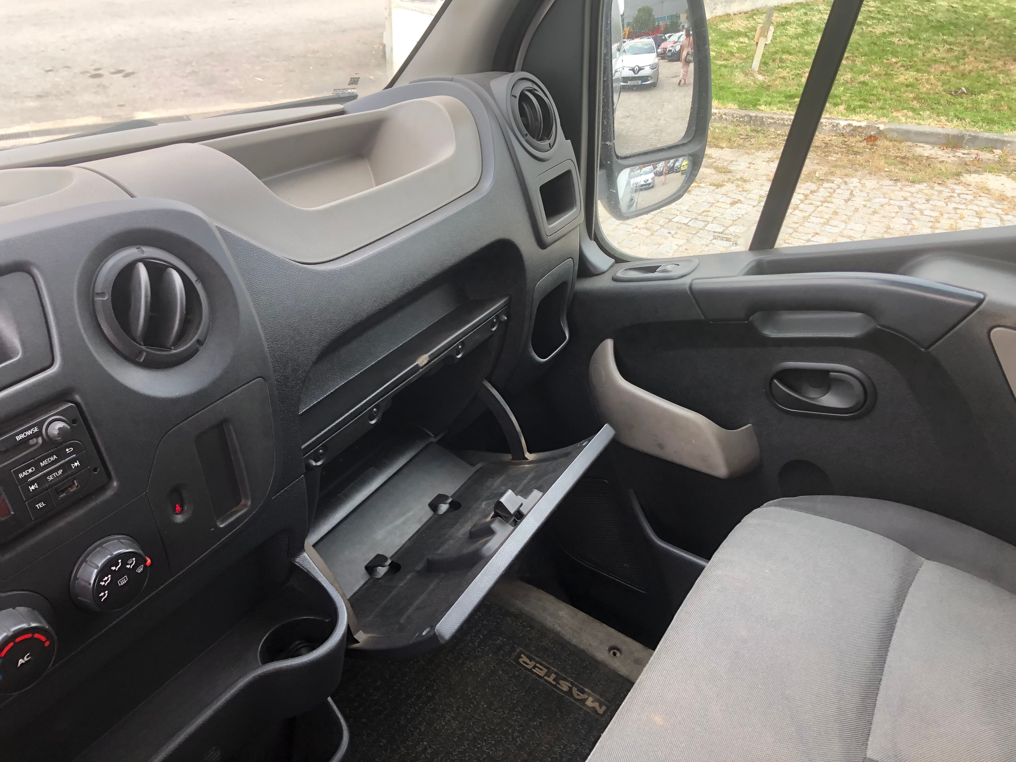 Renault Master · Ano 2014 — imagen 45