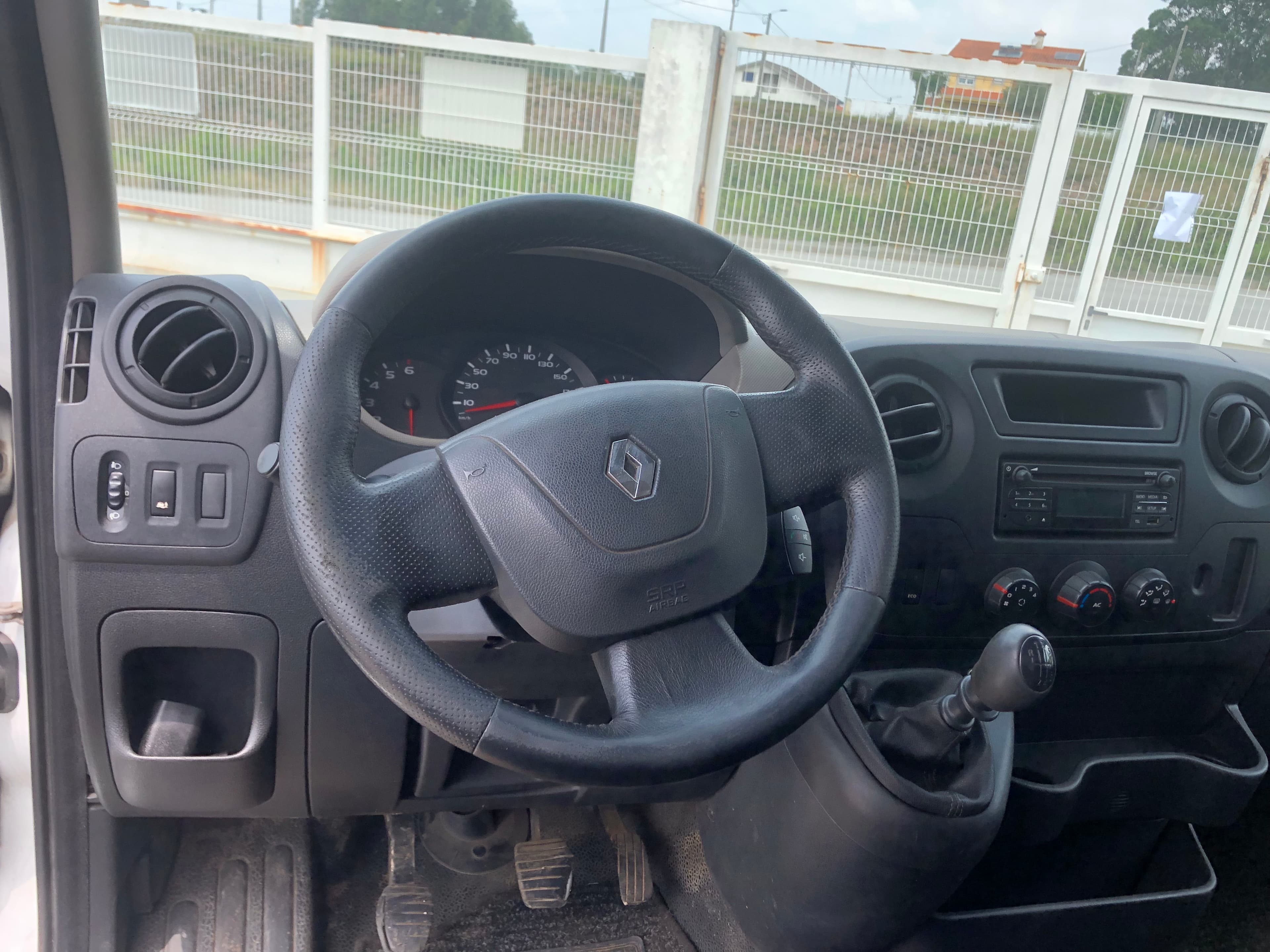 Renault Master · Ano 2014 — imagen 29