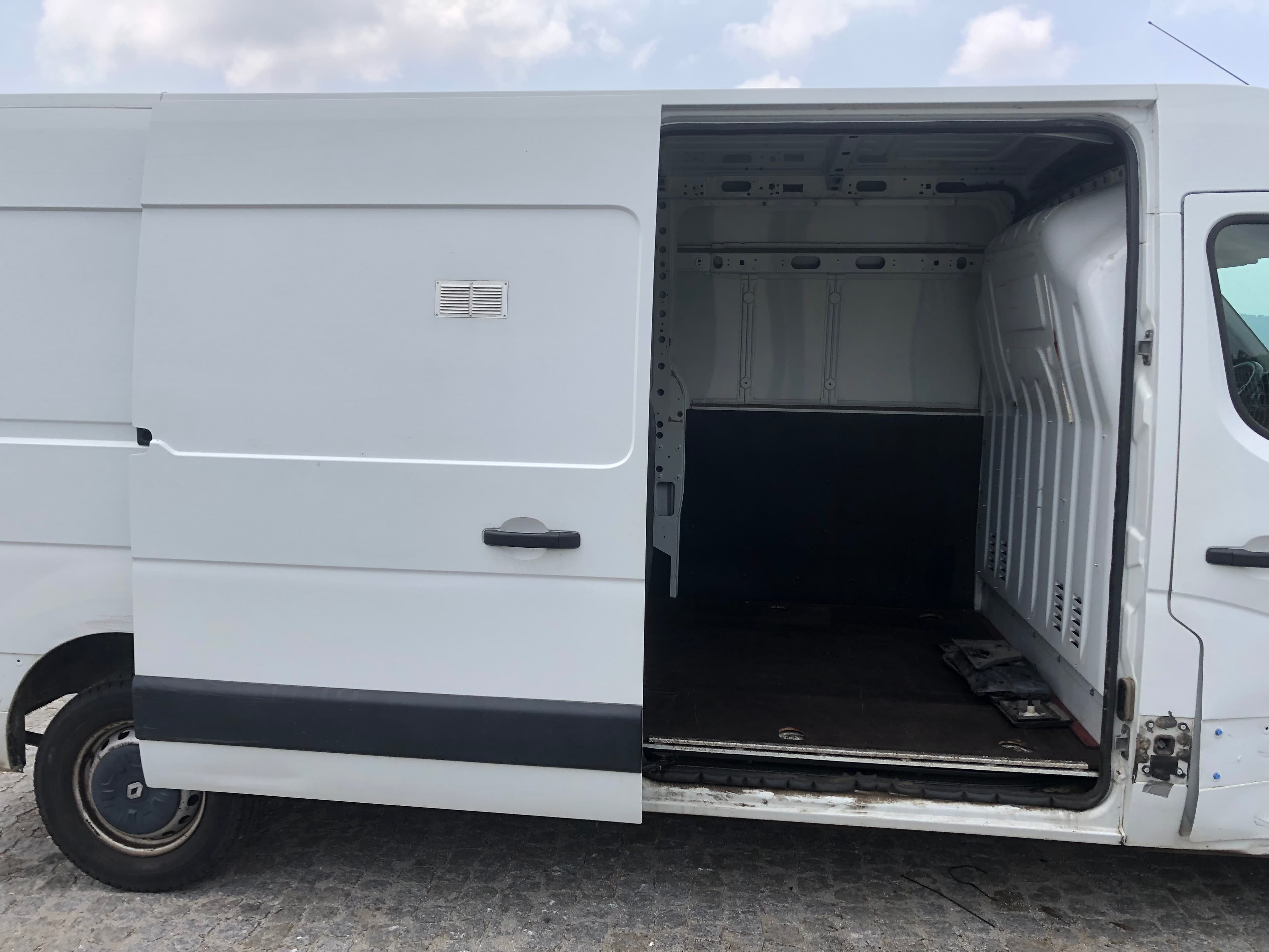Renault Master · Ano 2014 — imagen 9