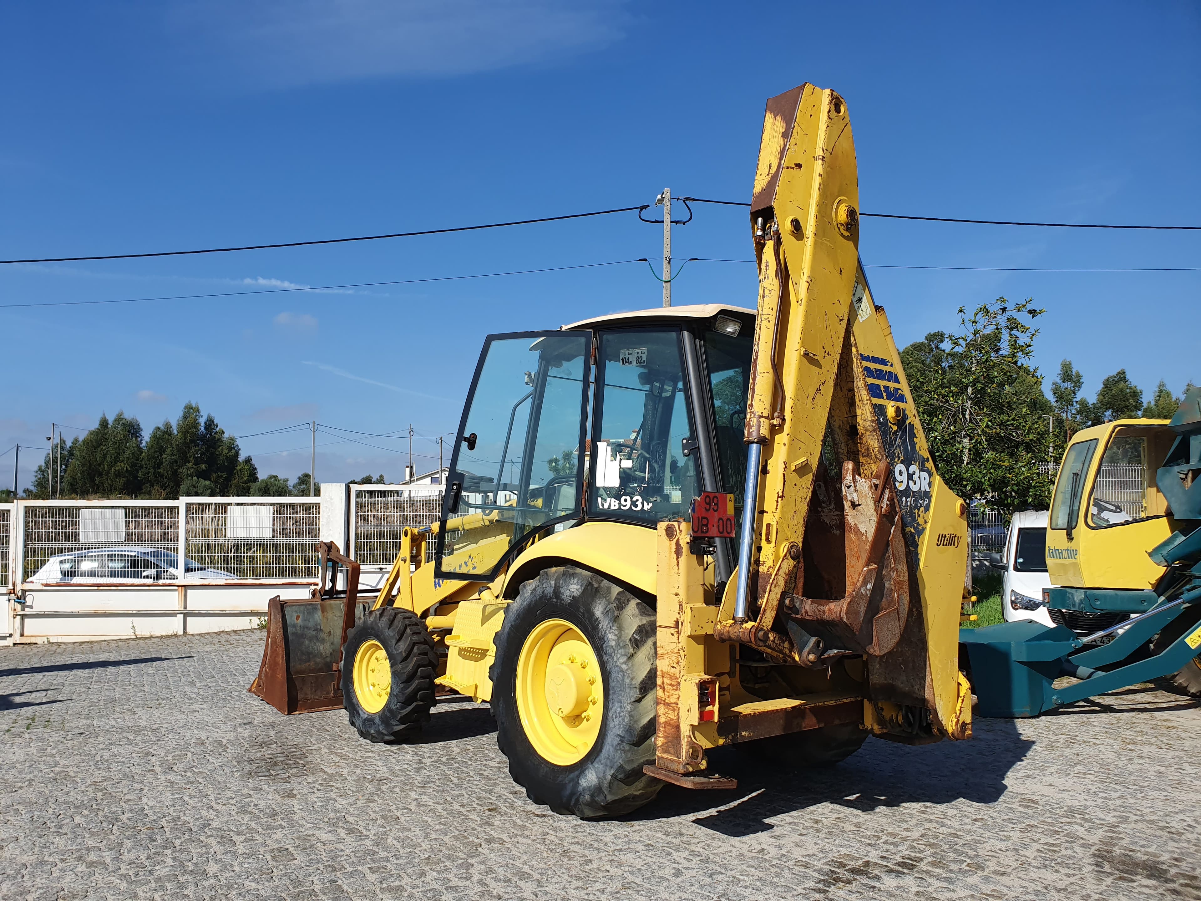 Retroescavadora Komatsu W93 R · Ano 2004 — imagem 5