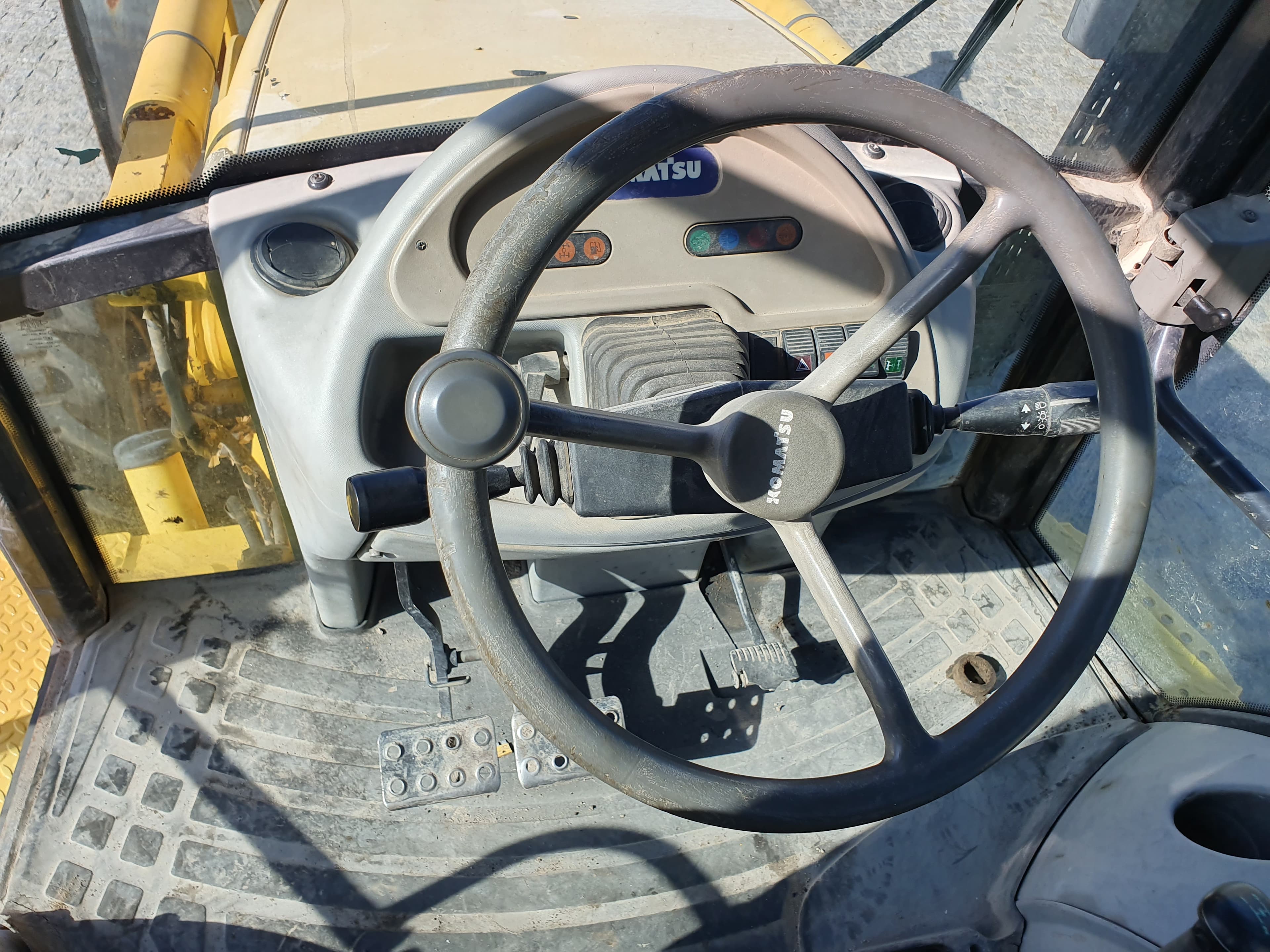 Retroescavadora Komatsu W93 R · Ano 2004 — imagem 12