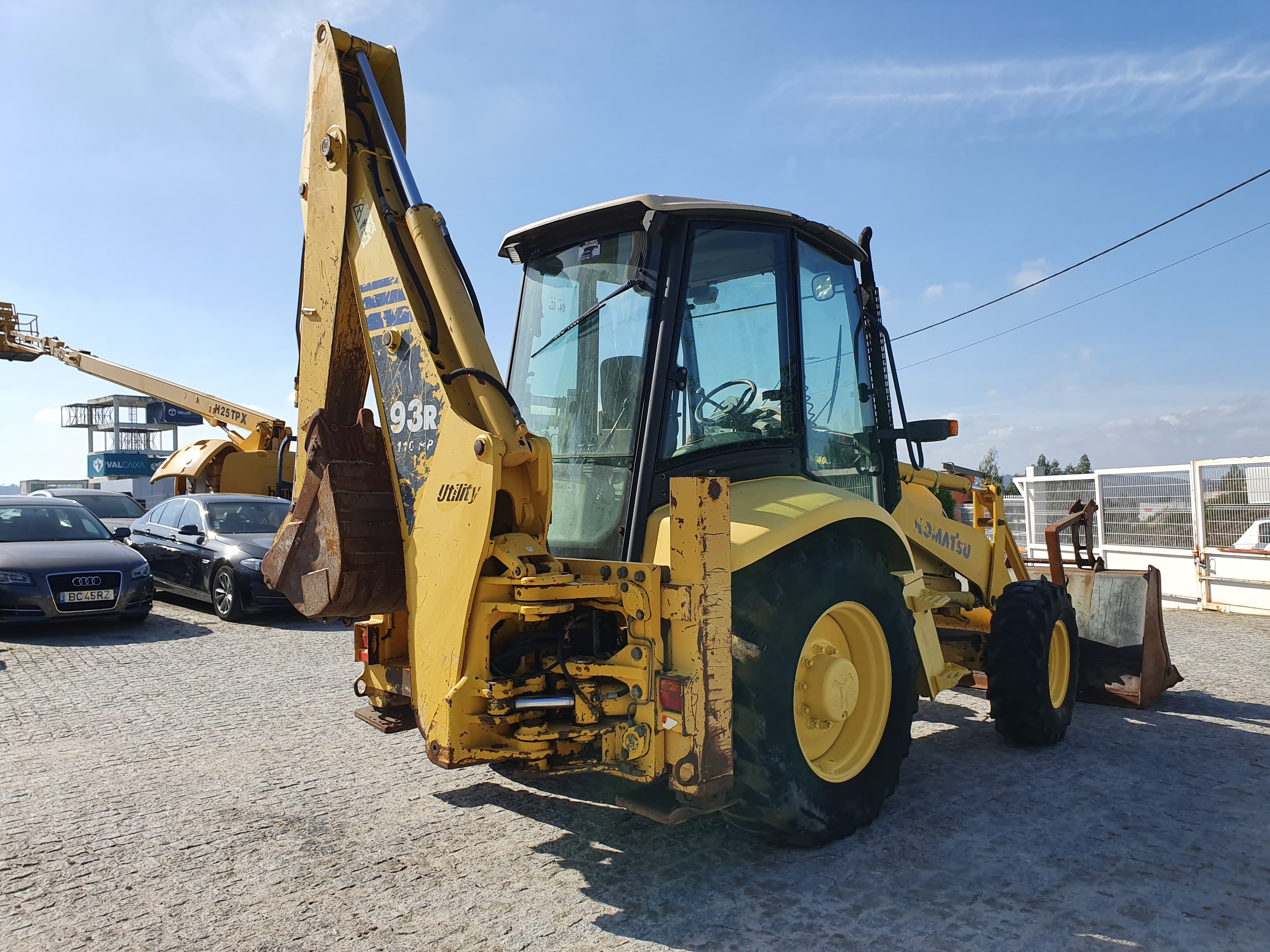 Retroescavadora Komatsu W93 R · Ano 2004 — imagem 4