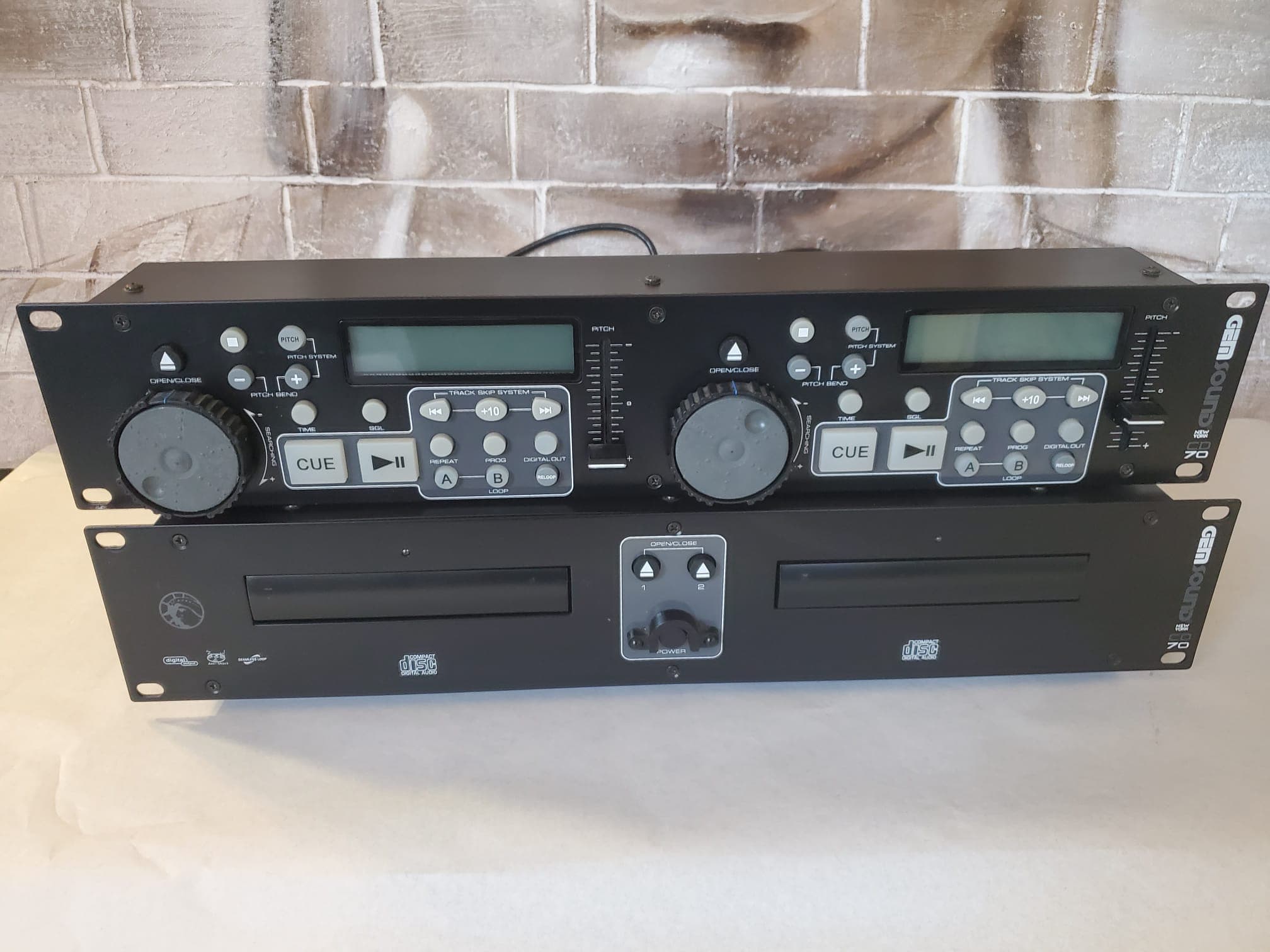 Conjunto Profissional CD-70 Dual CD Player — imagem 7