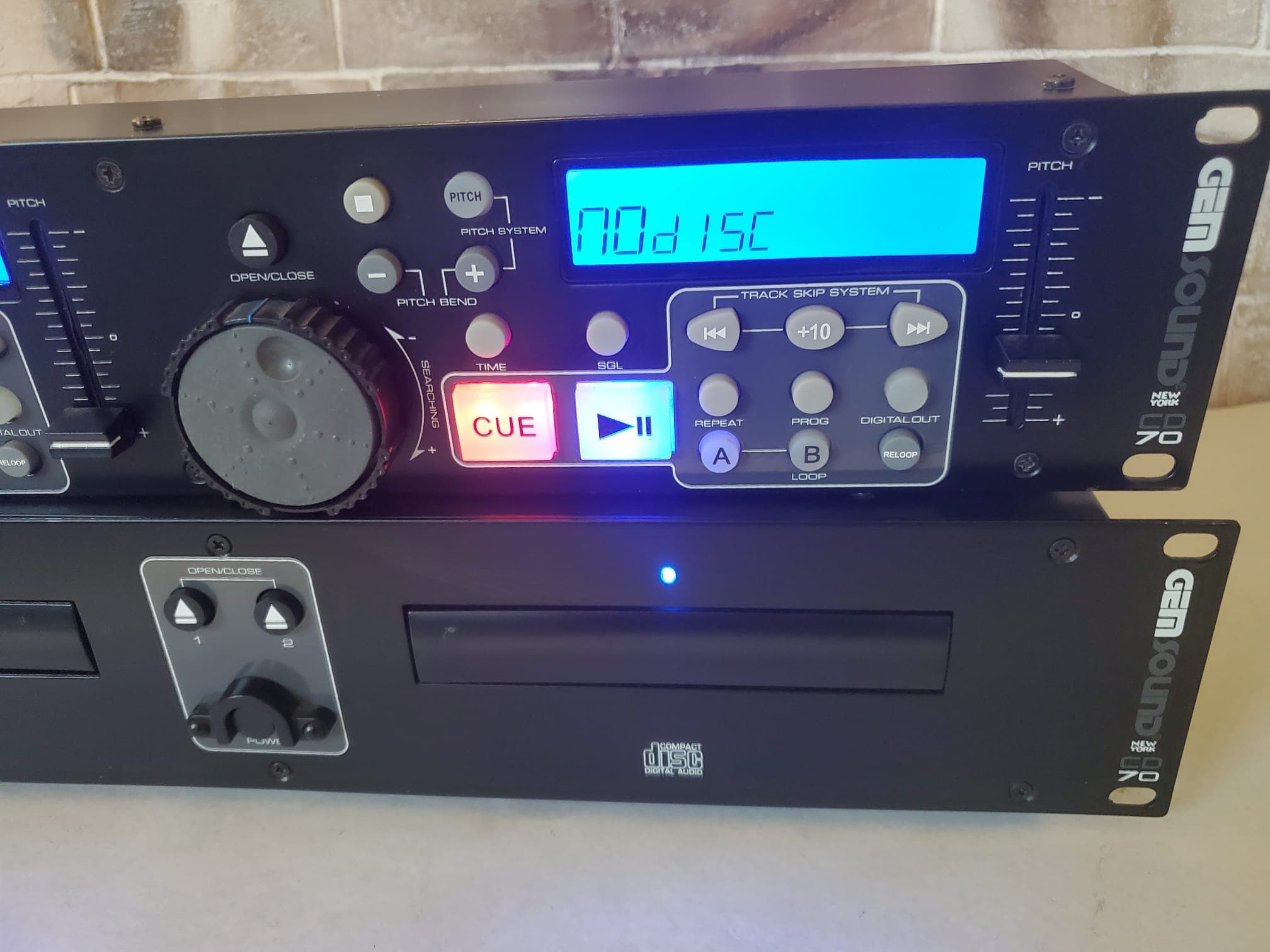 Conjunto Profissional CD-70 Dual CD Player — imagem 5