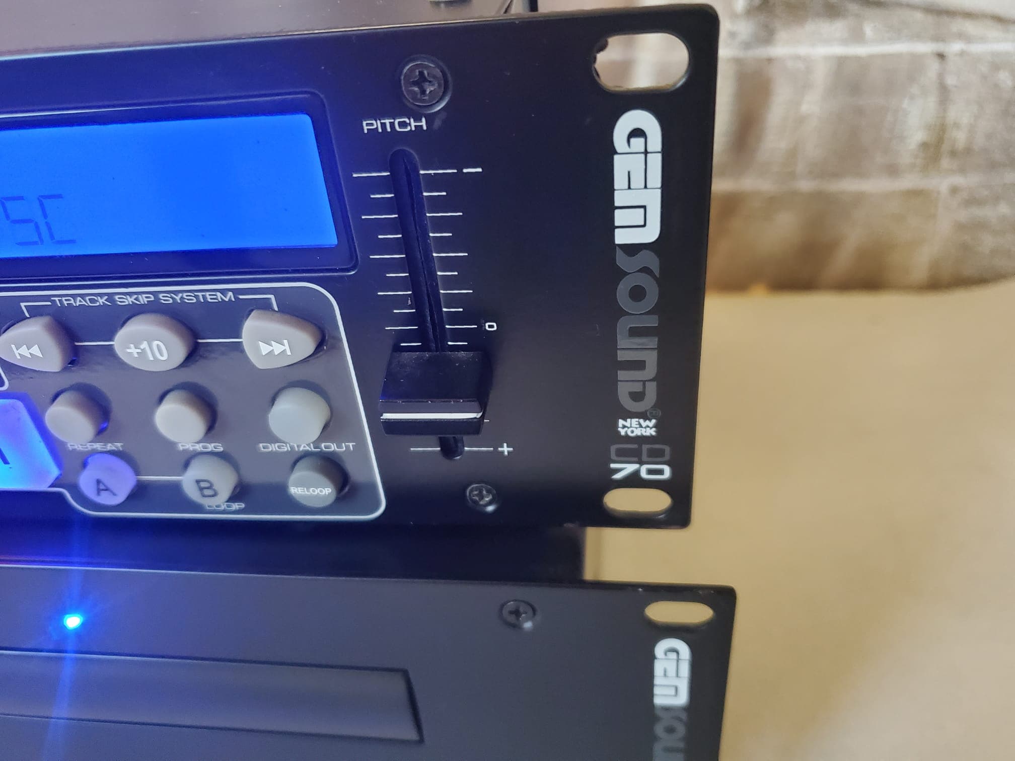 Conjunto Profissional CD-70 Dual CD Player — imagem 3