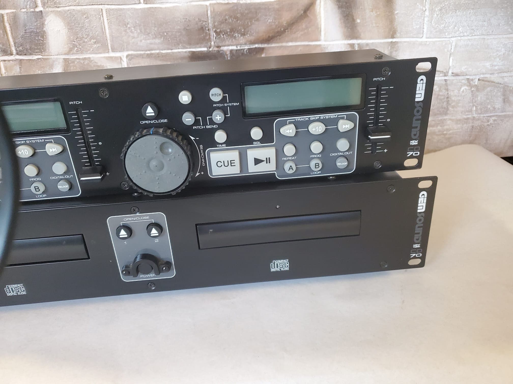 Conjunto Profissional CD-70 Dual CD Player — imagem 6