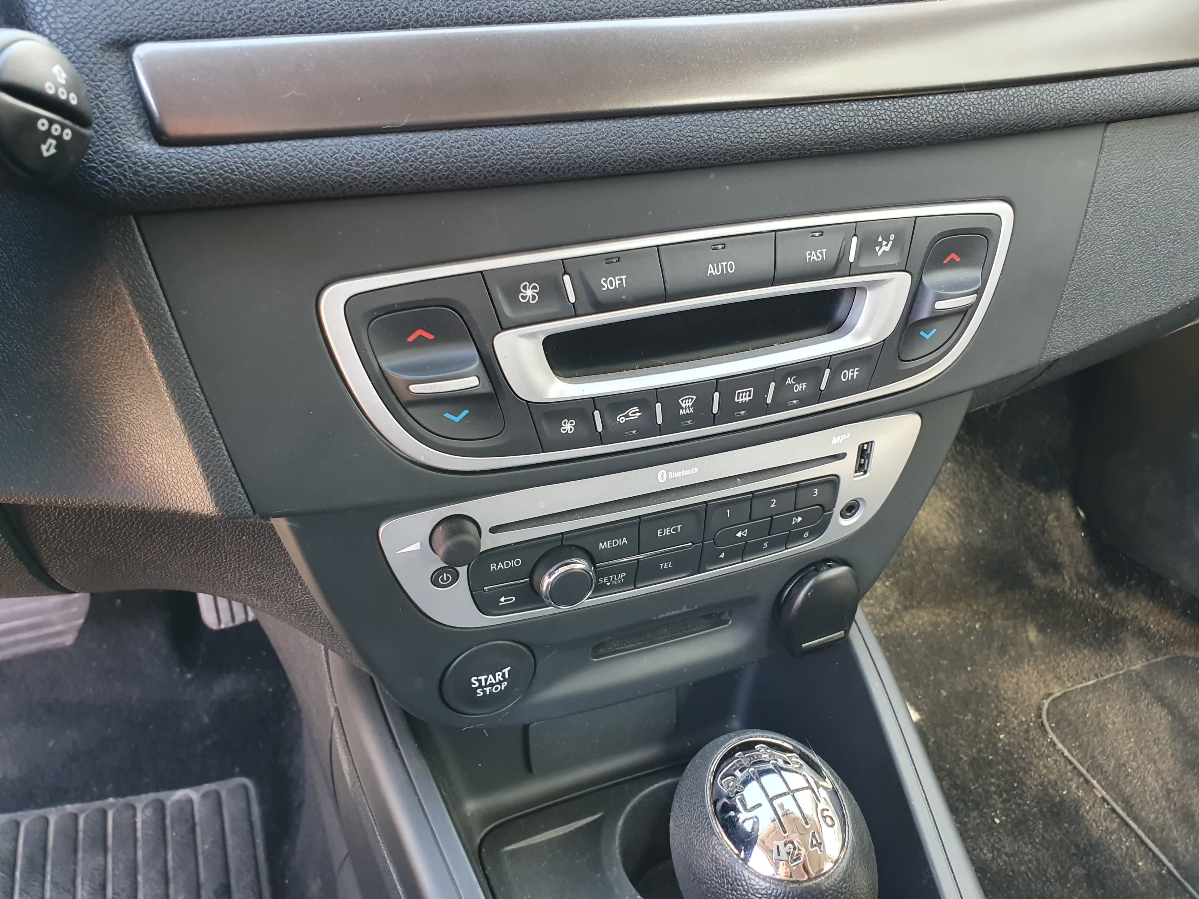 Renault Mégane · Ano 2013 — imagem 35