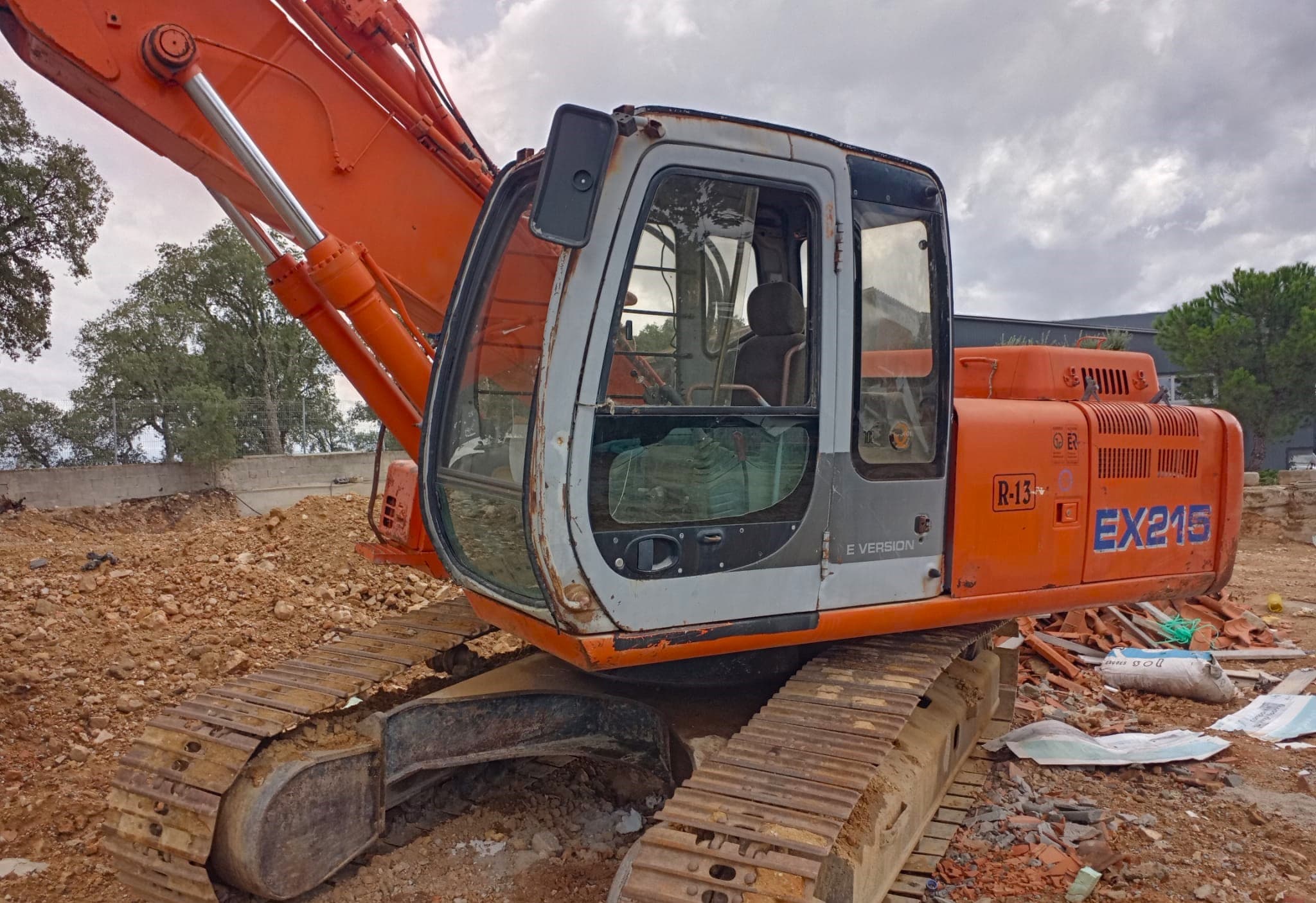 Escavadora FK EX 215 — imagem 1