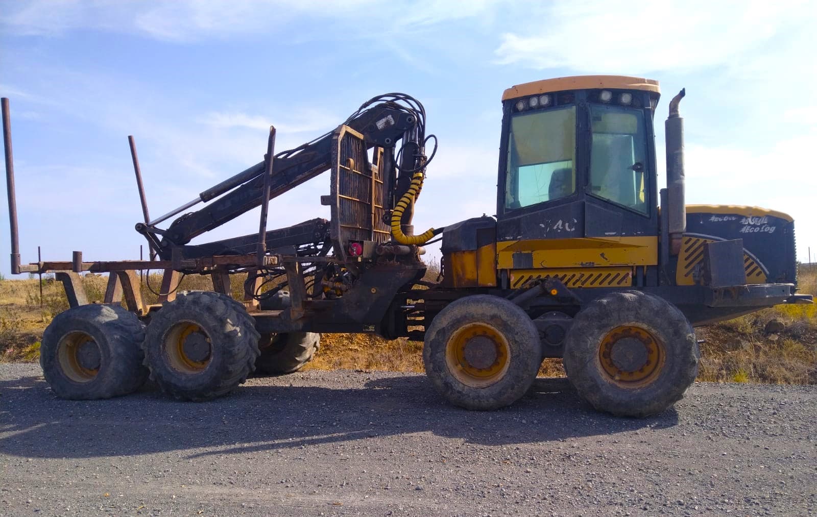 Escavadoras Volvo EC 220DL · Autocarregador florestal Ecolog 574C — image 18