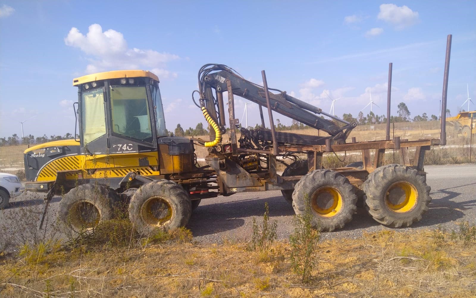 Escavadoras Volvo EC 220DL · Autocarregador florestal Ecolog 574C — image 15