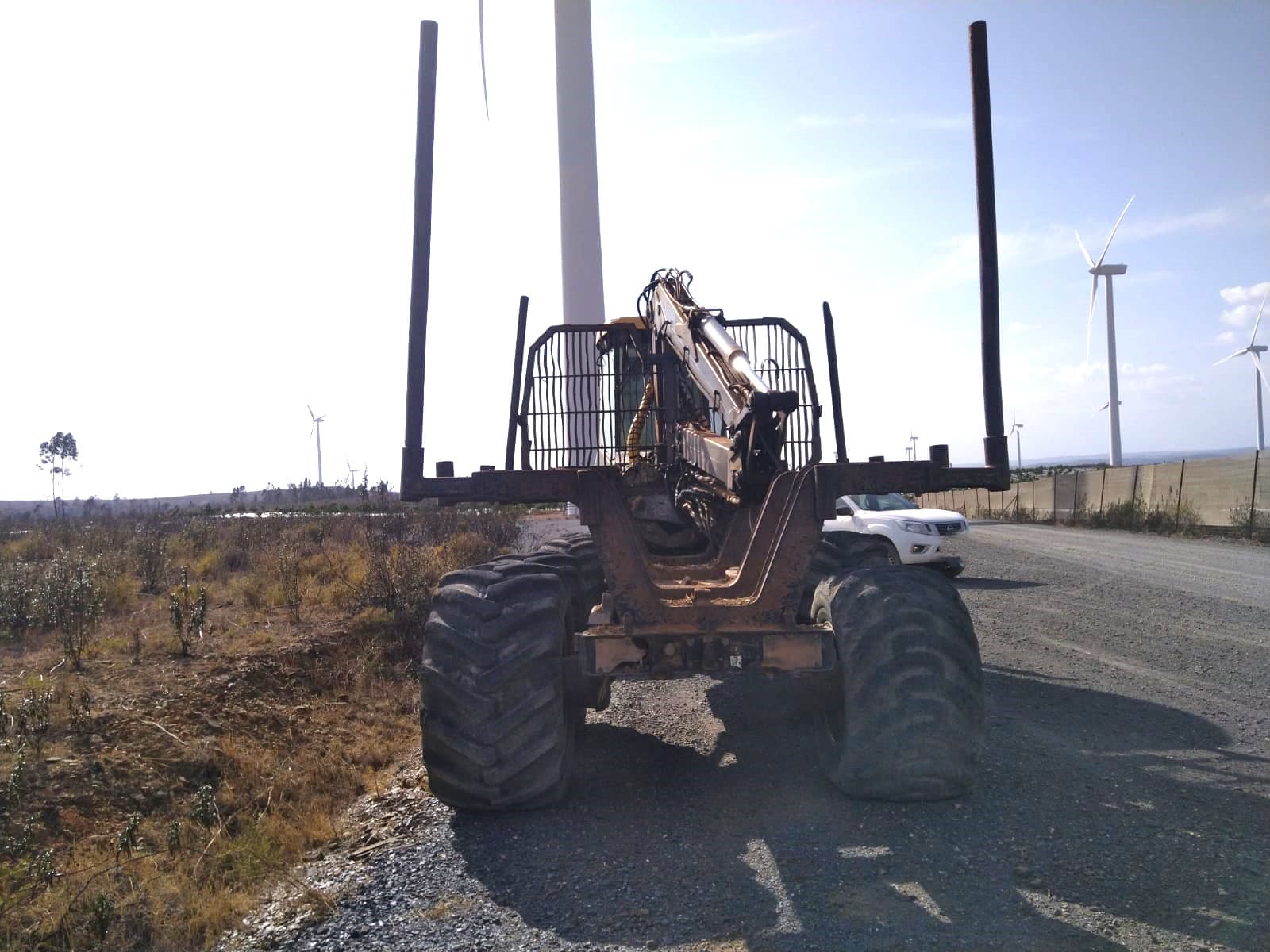 Escavadoras Volvo EC 220DL · Autocarregador florestal Ecolog 574C — image 19