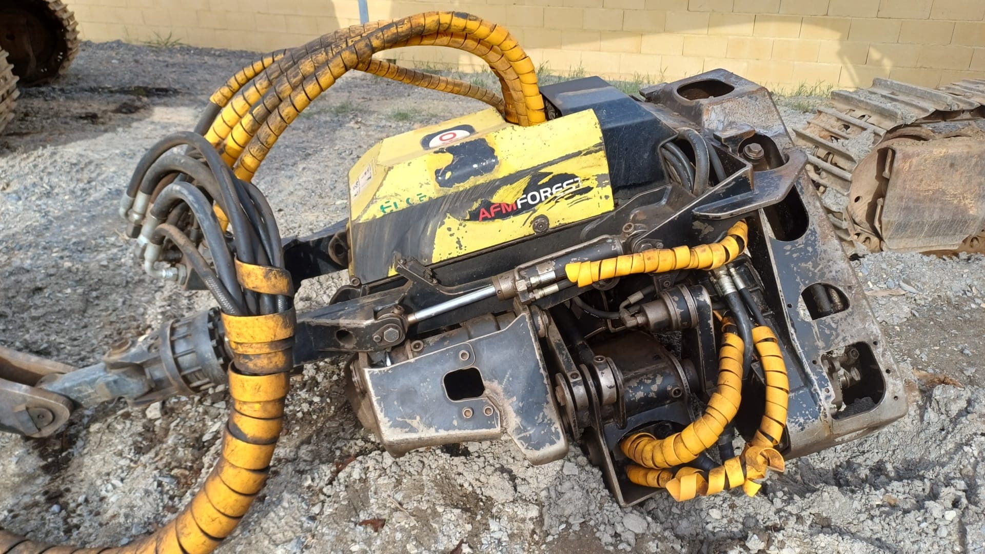 Escavadoras Volvo EC 220DL · Autocarregador florestal Ecolog 574C — image 2