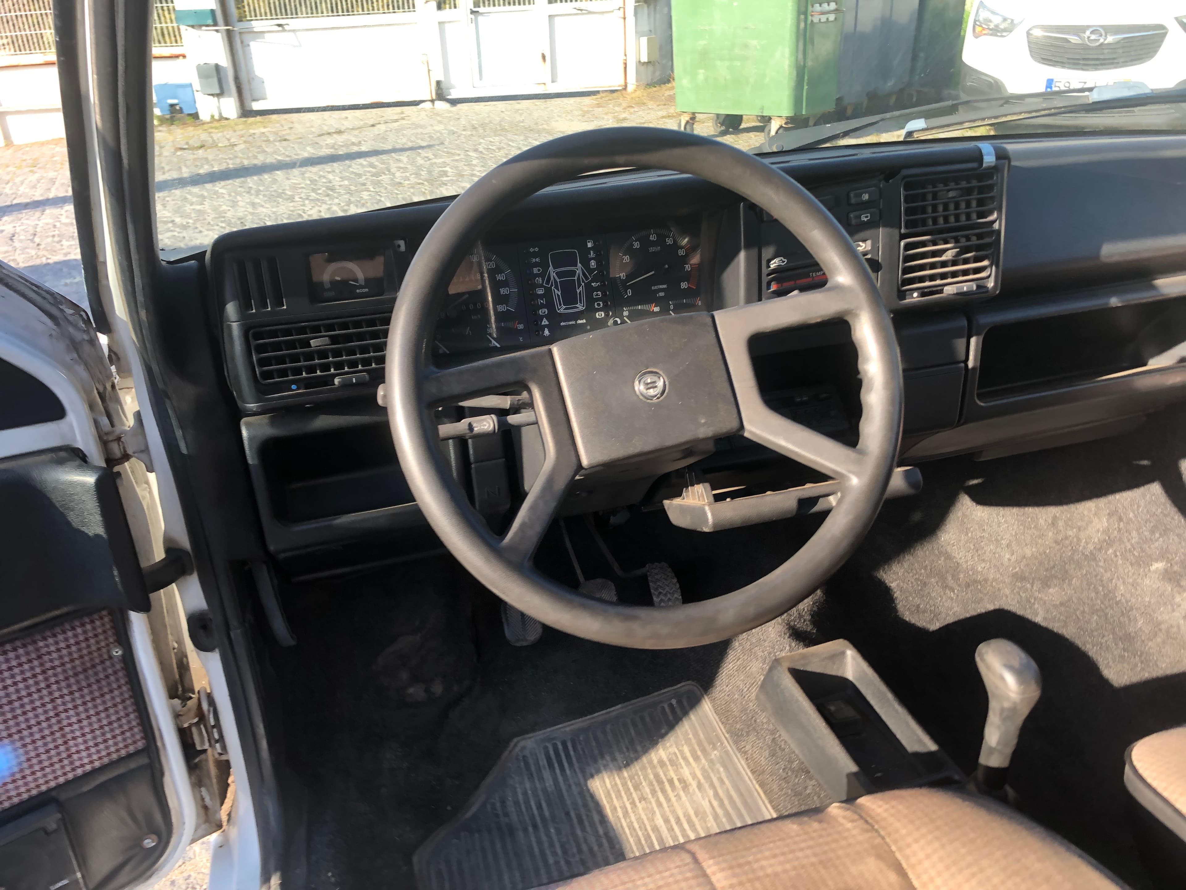 Lancia Y10 · Ano 1990 — image 12