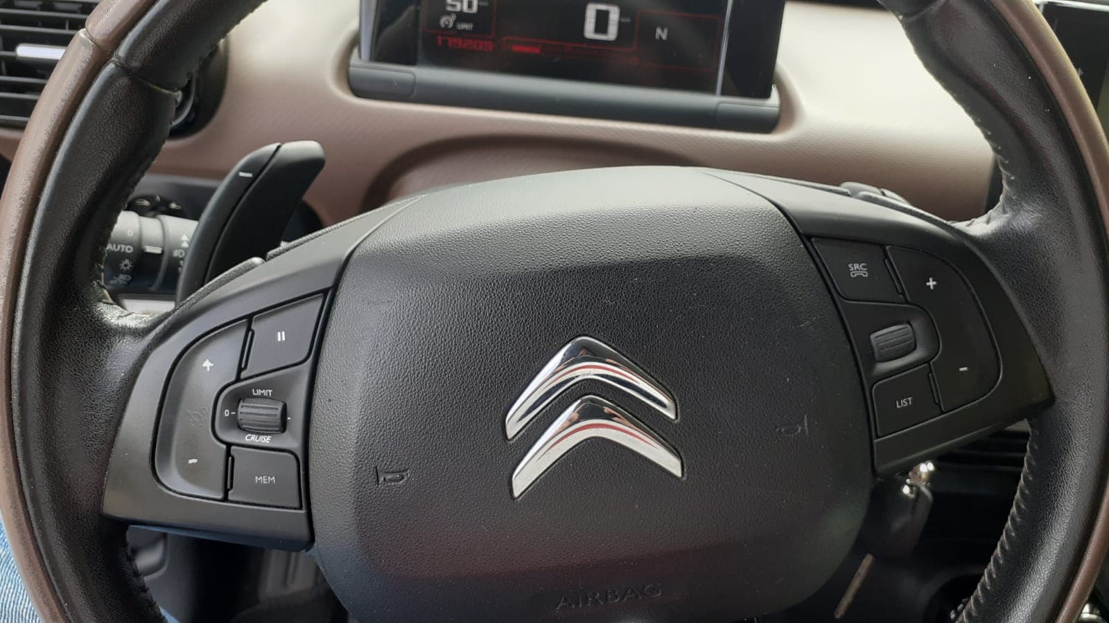 Citroën C4 Cactus · Ano 2015 — imagem 20