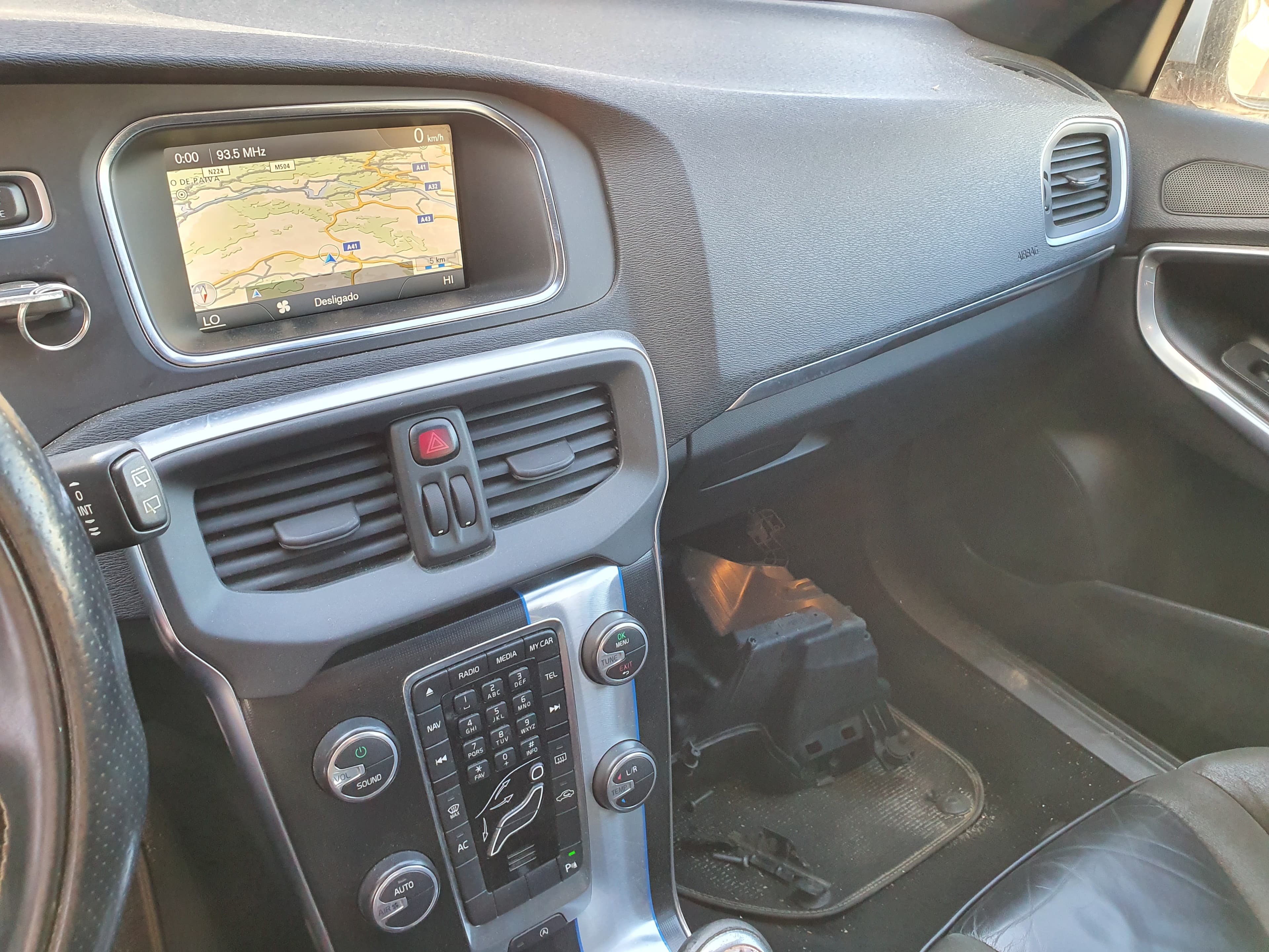Volvo V40 · Ano 2013 — image 33