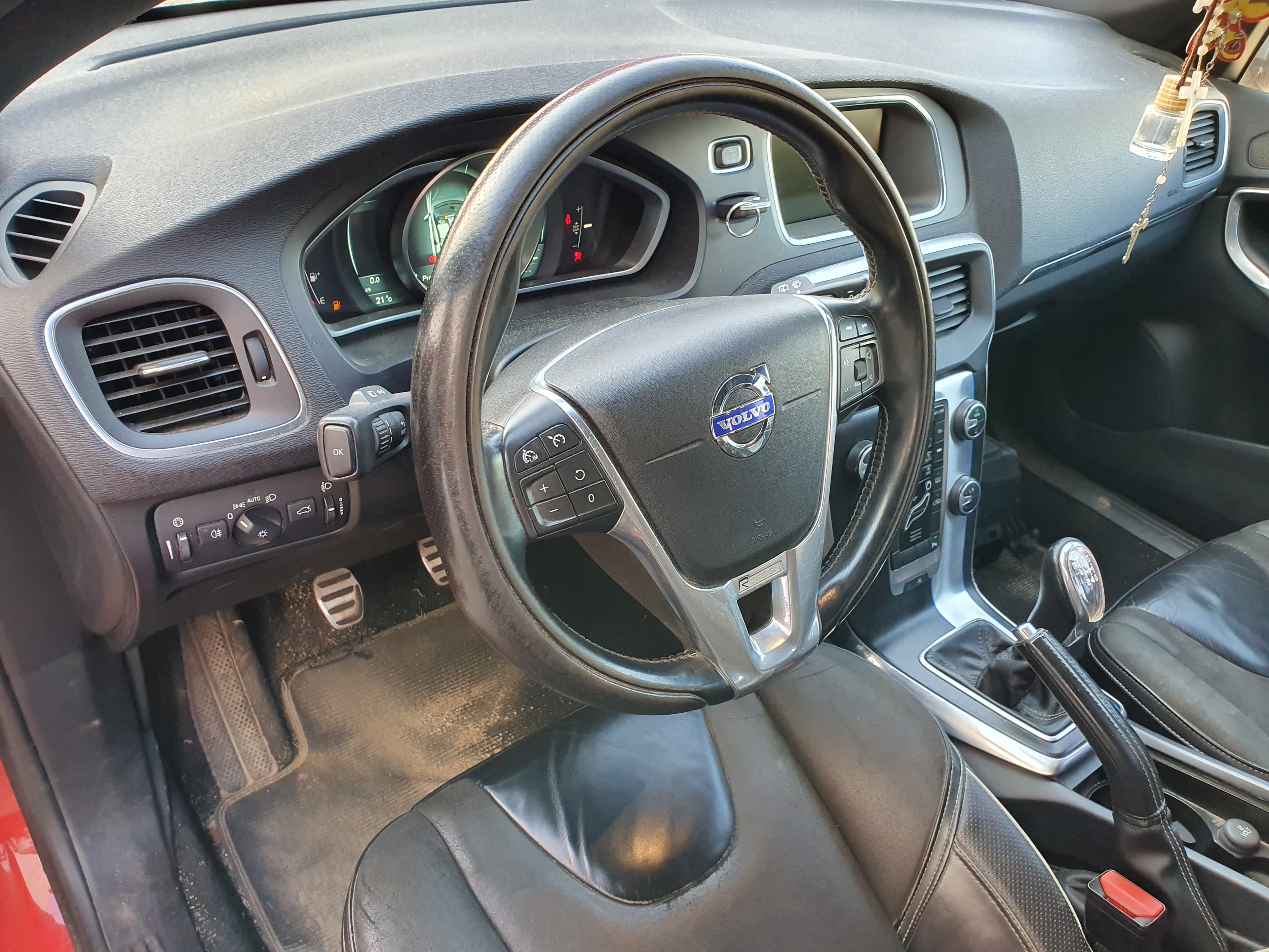 Volvo V40 · Ano 2013 — image 32