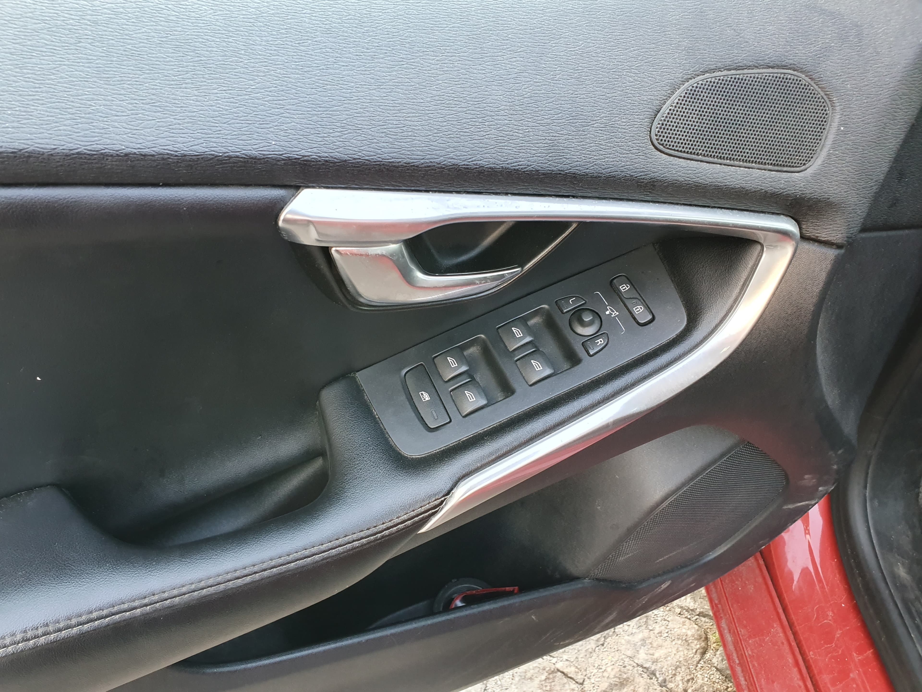 Volvo V40 · Ano 2013 — image 21