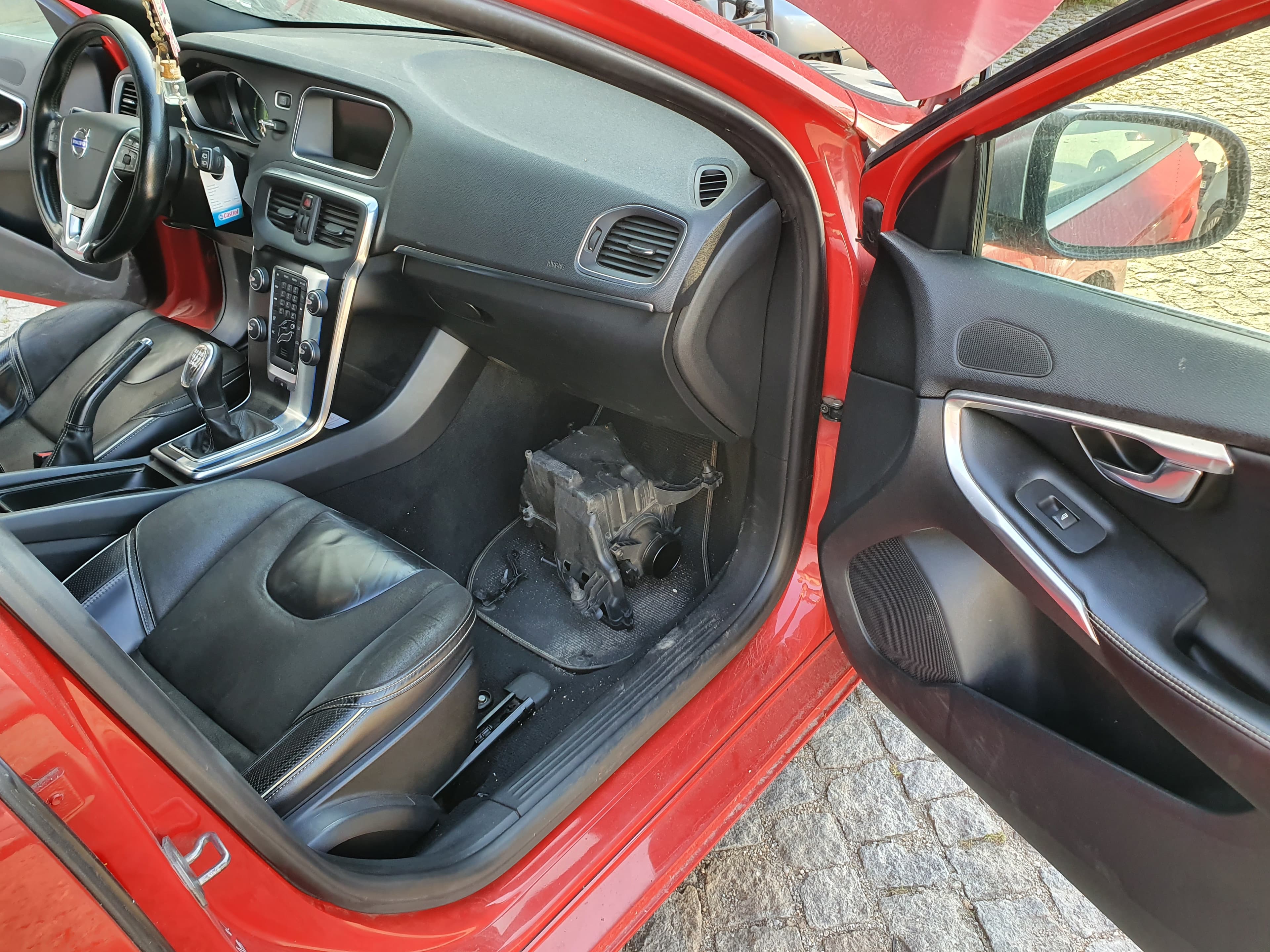Volvo V40 · Ano 2013 — image 22