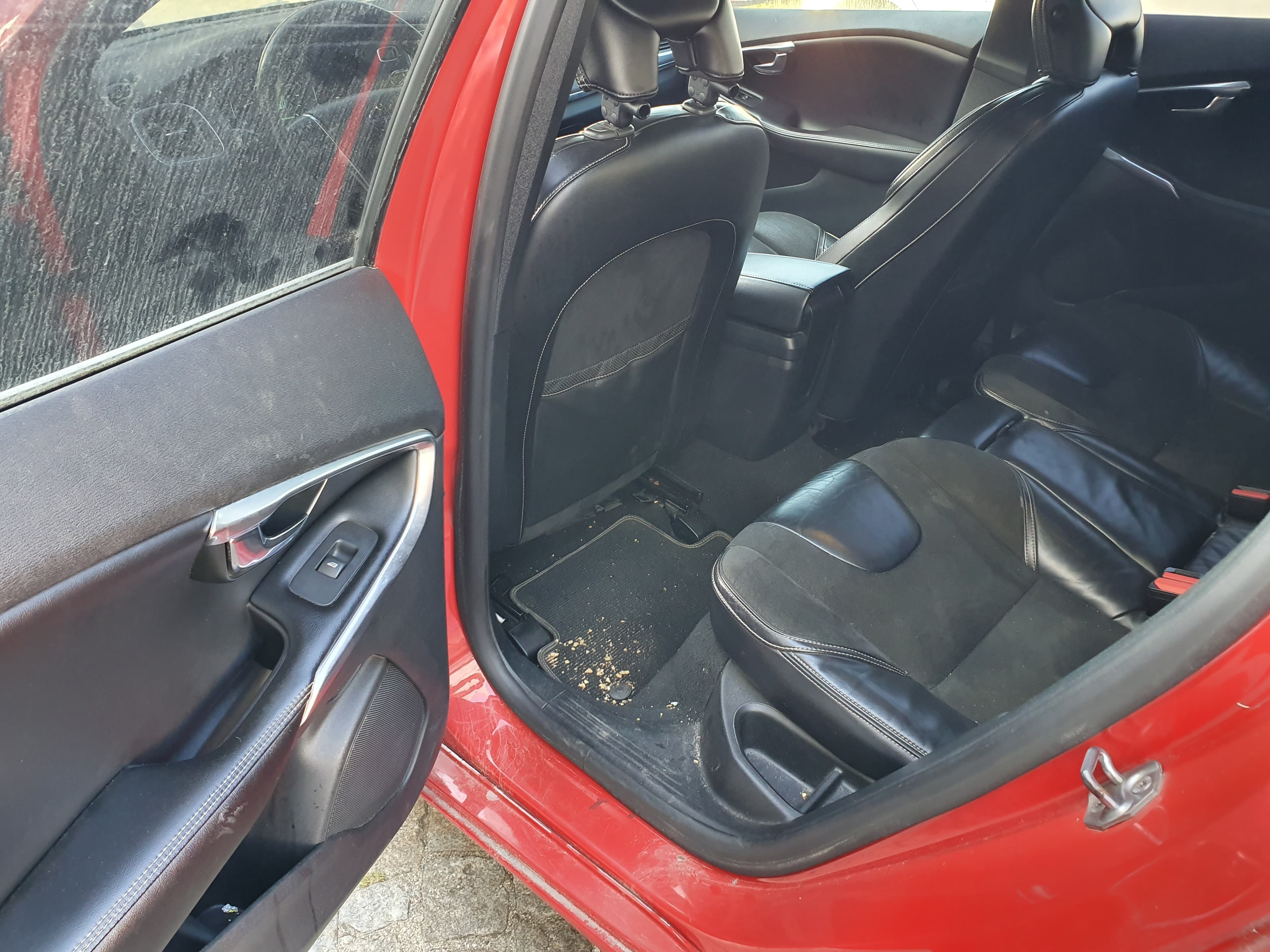 Volvo V40 · Ano 2013 — image 28