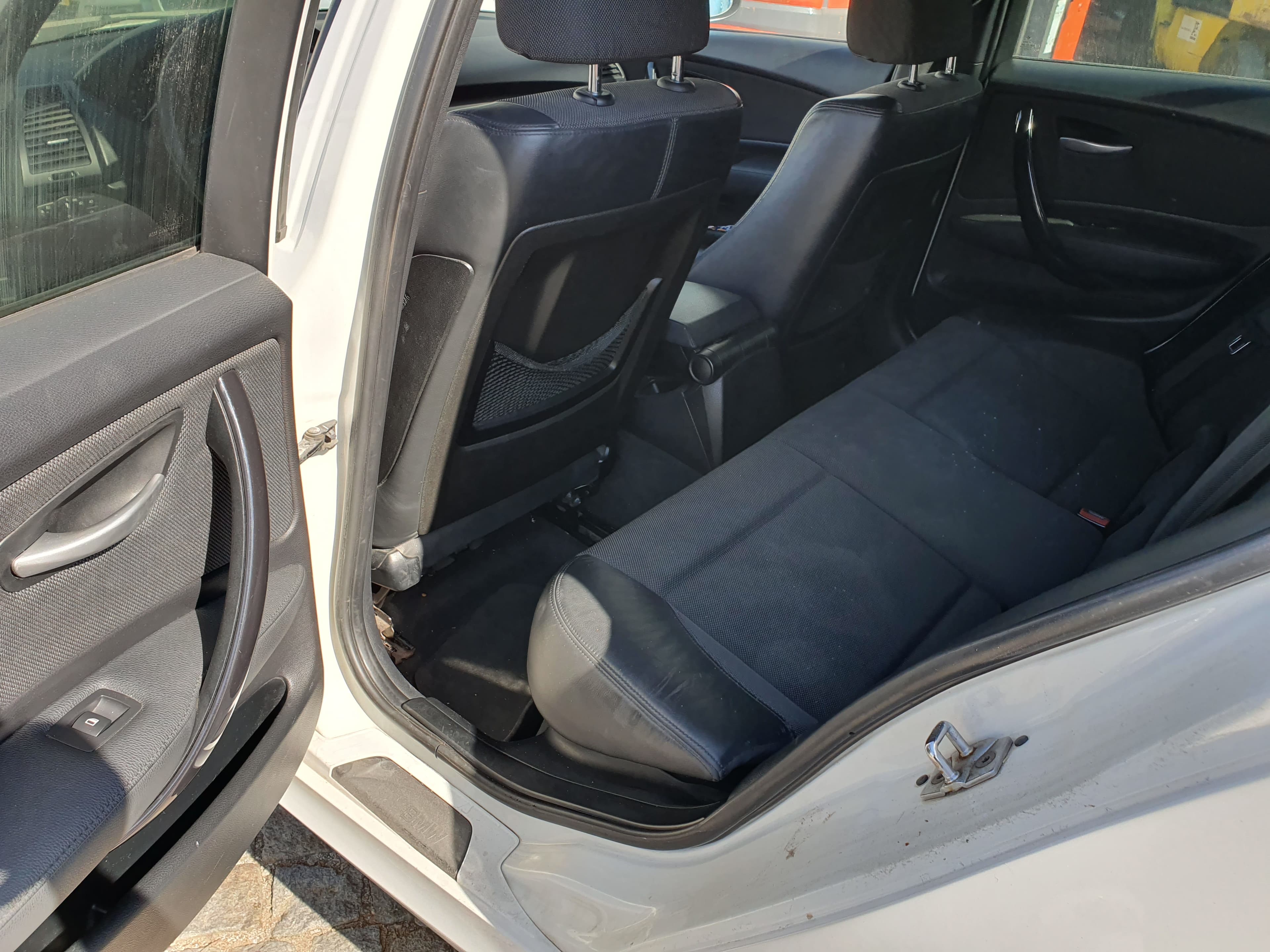 BMW 118D · Ano 2008 — imagen 24
