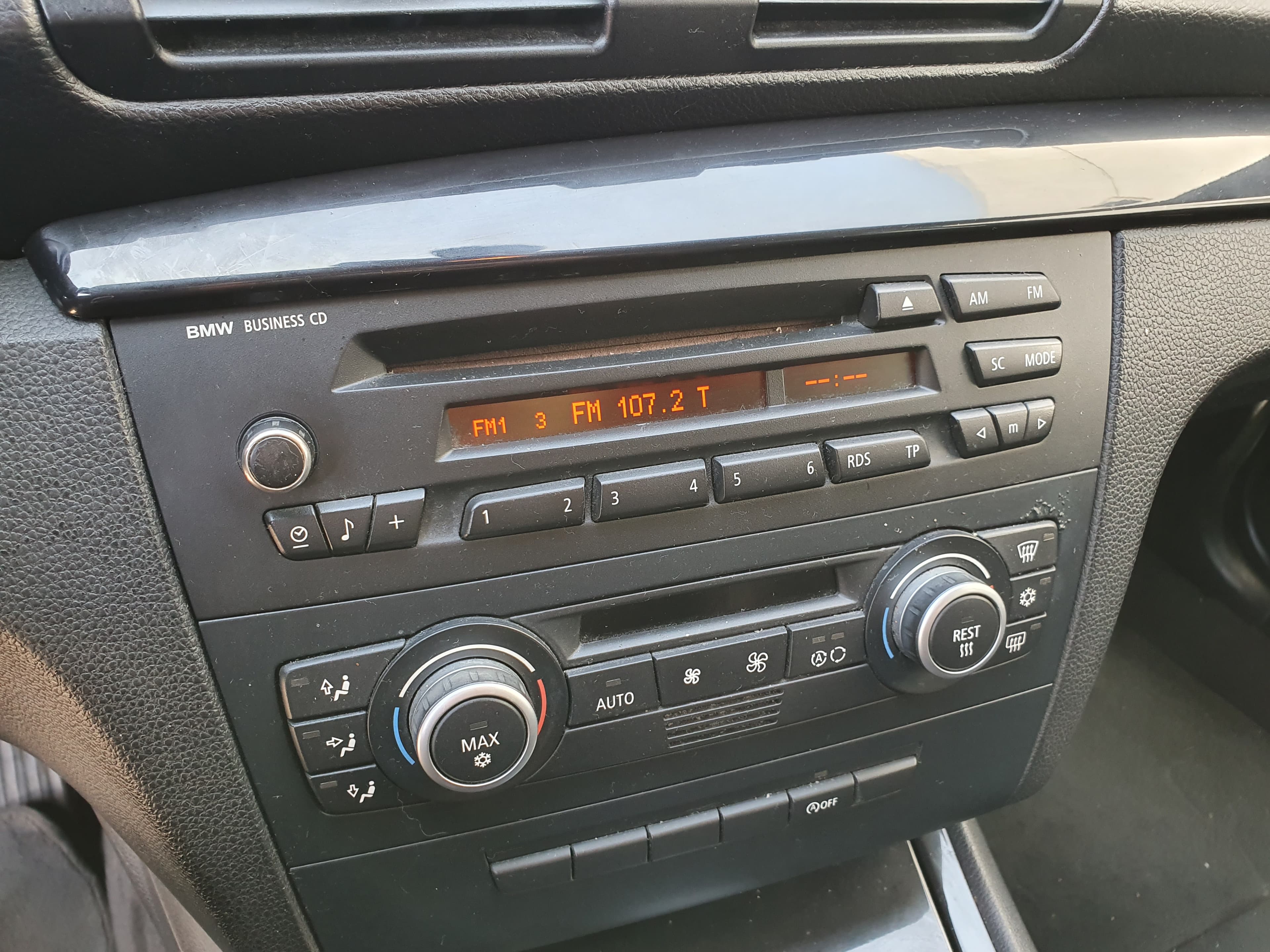 BMW 118D · Ano 2008 — imagen 36