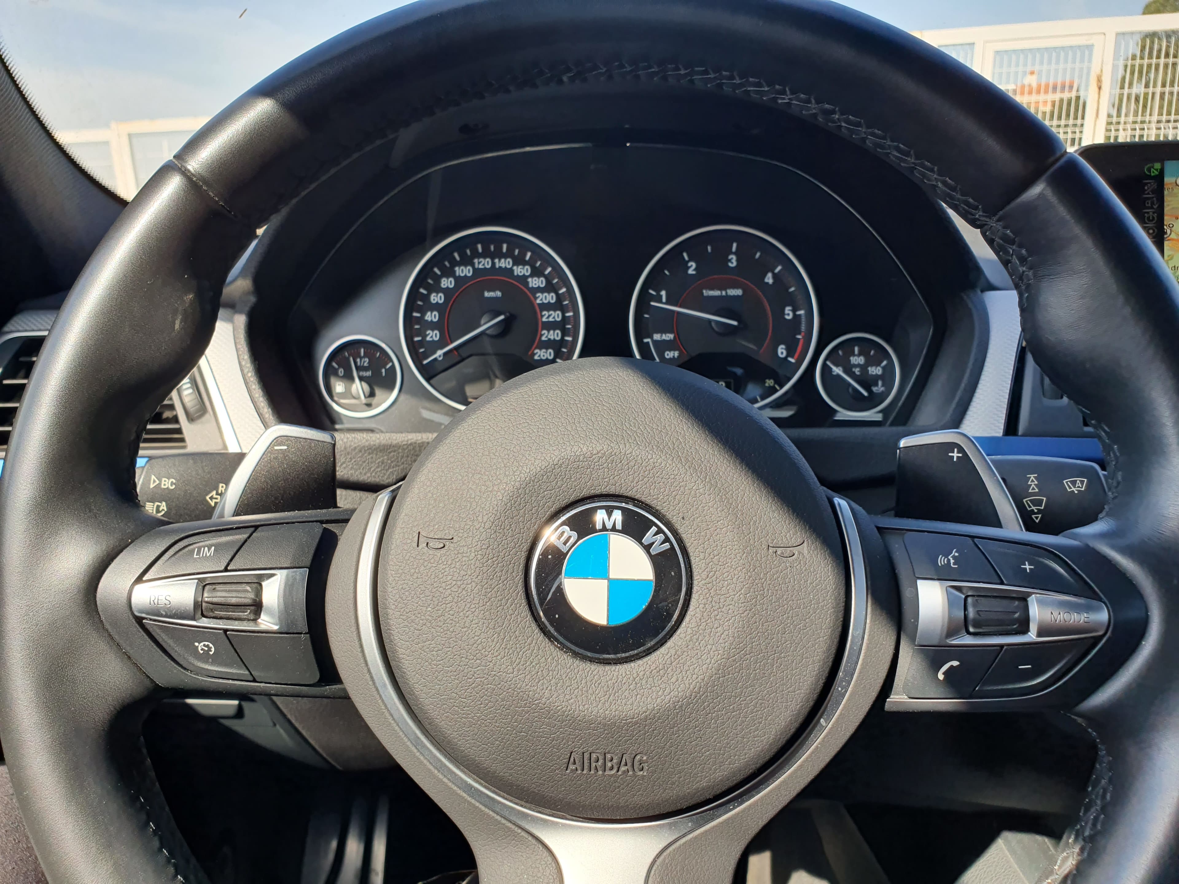 BMW 320 D X Drive · Ano 2017 — imagen 38