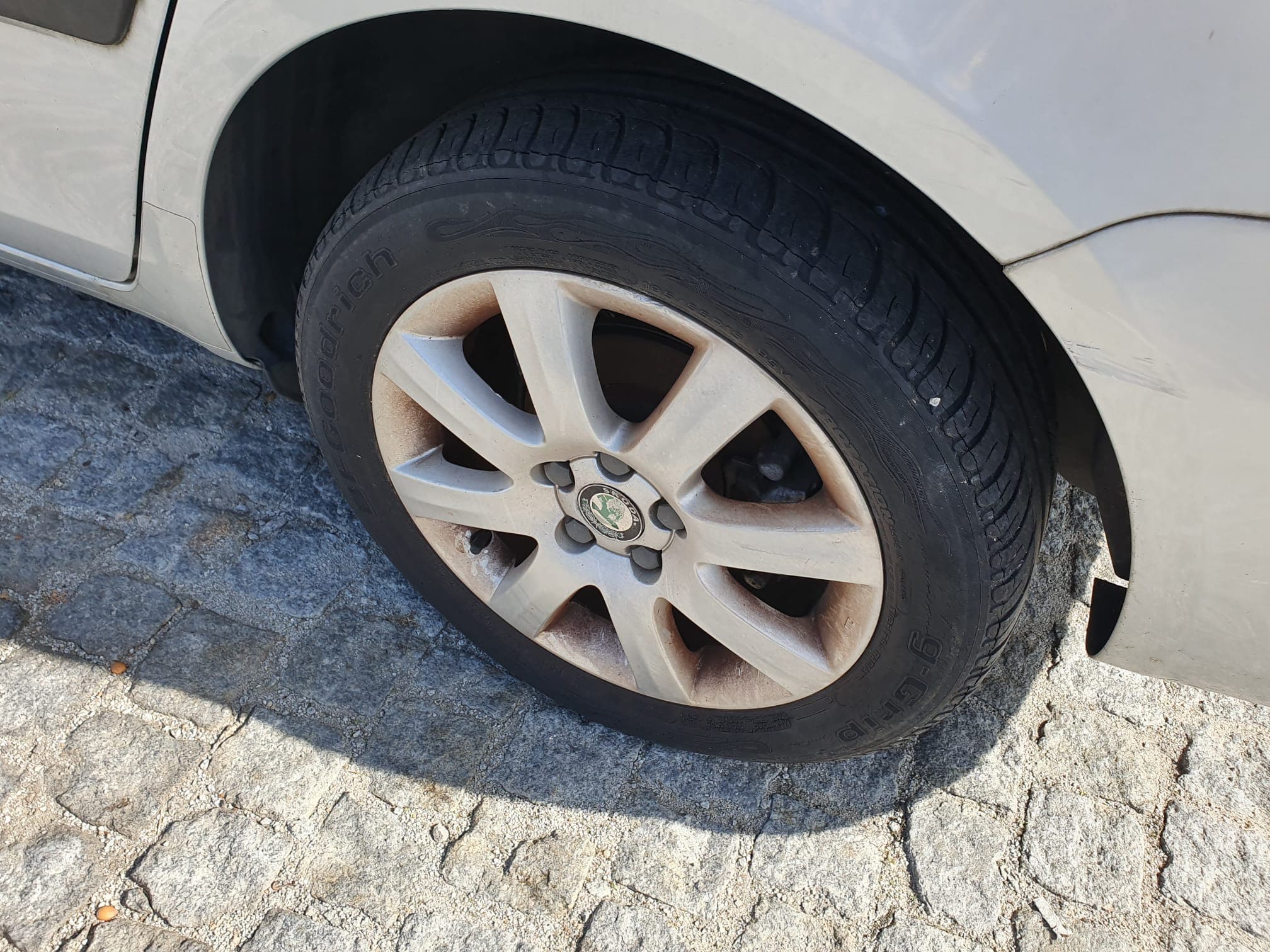 Skoda Fábia 1.6 TDI · Ano 2010 — imagen 17