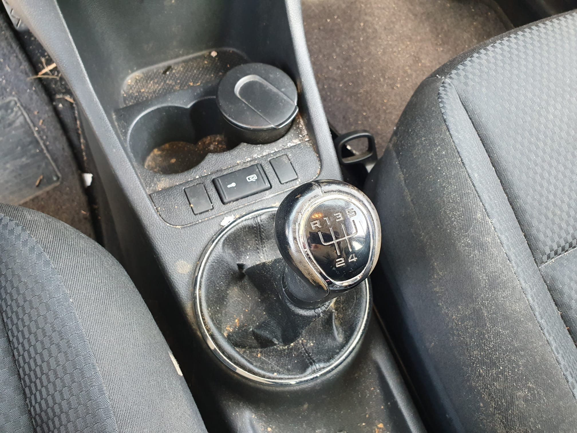 Skoda Fábia 1.6 TDI · Ano 2010 — imagen 23