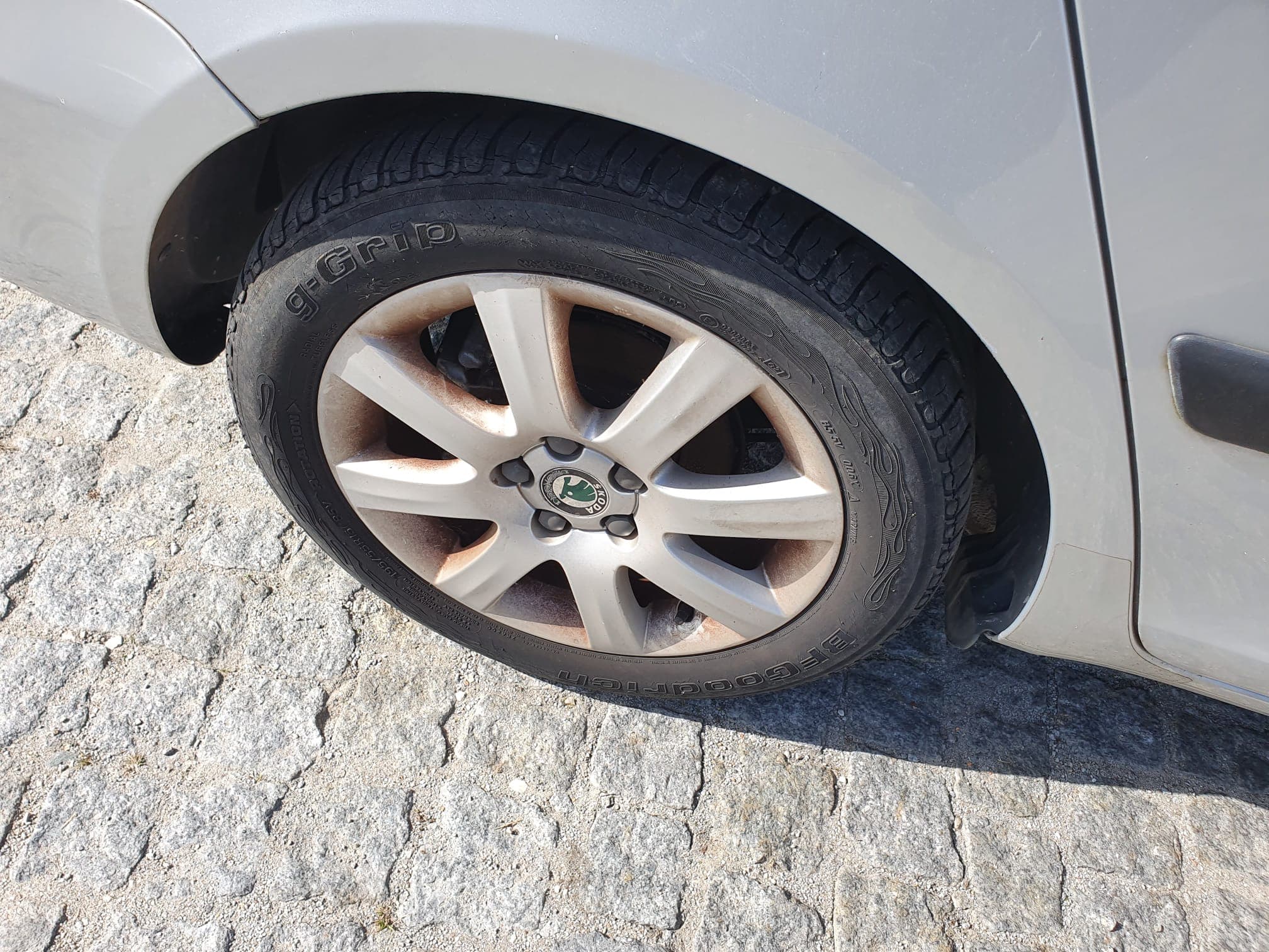 Skoda Fábia 1.6 TDI · Ano 2010 — imagen 18