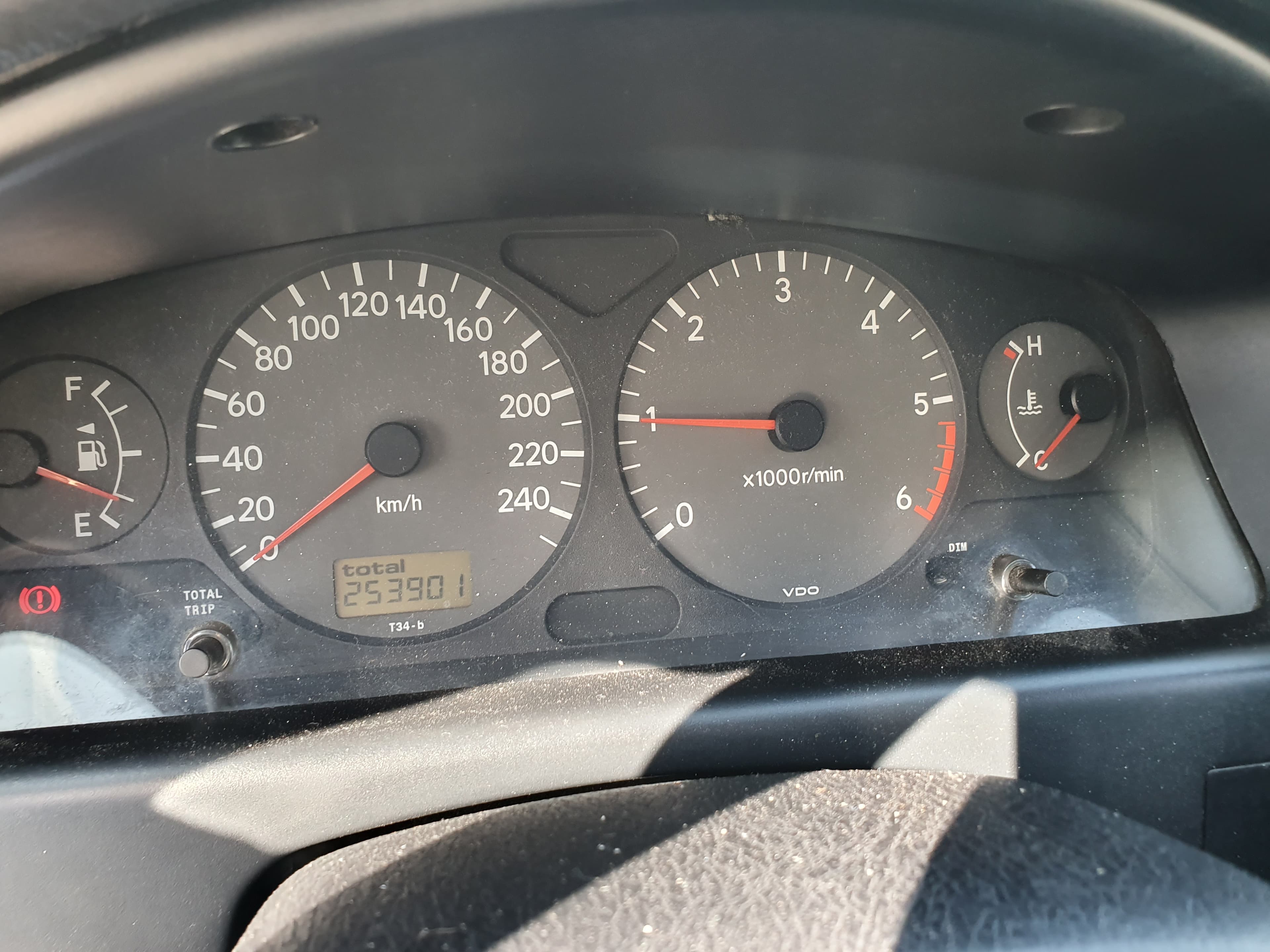 Toyota Avensis · Ano 2001 — imagem 35