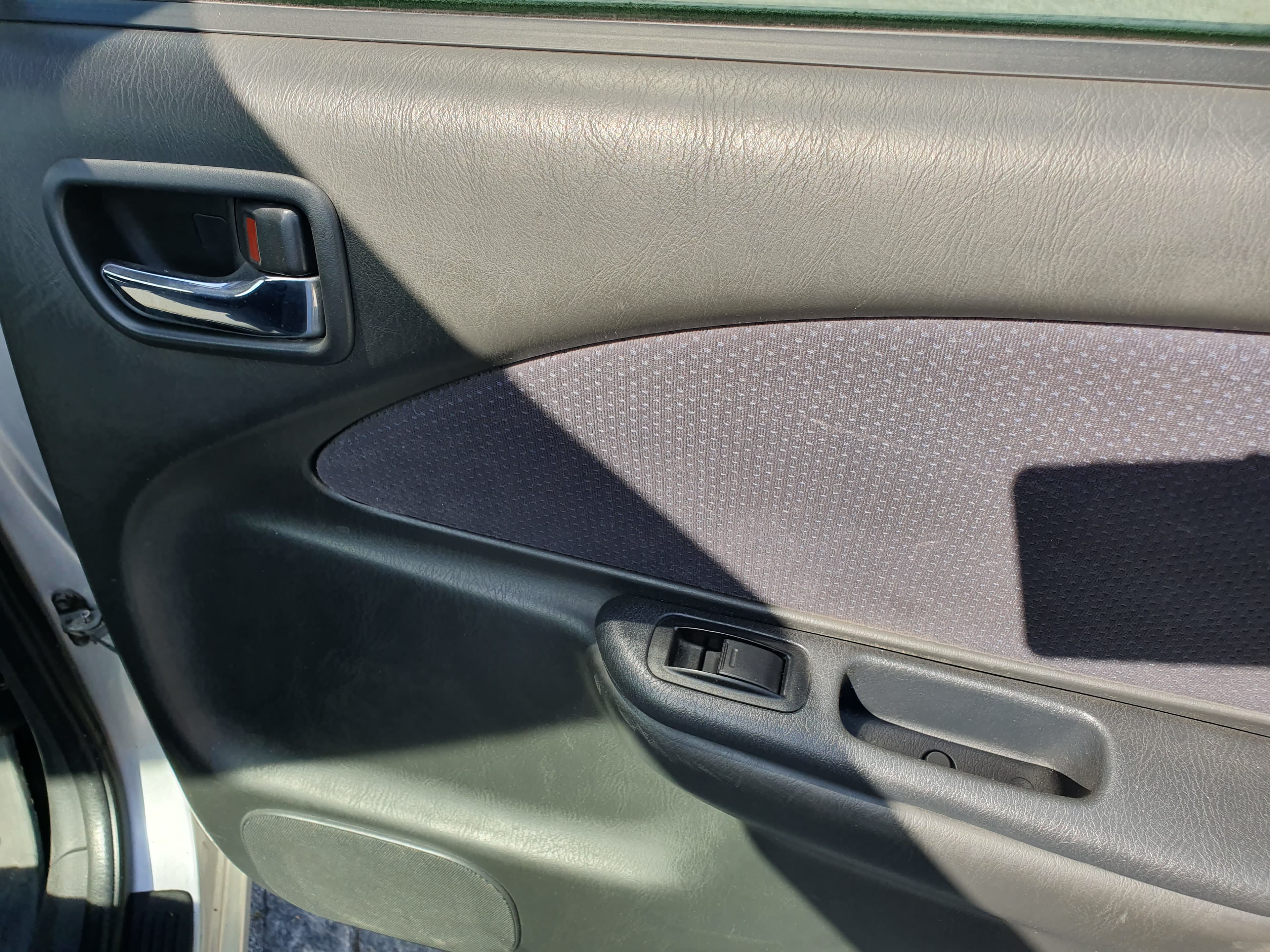 Toyota Avensis · Ano 2001 — imagem 21