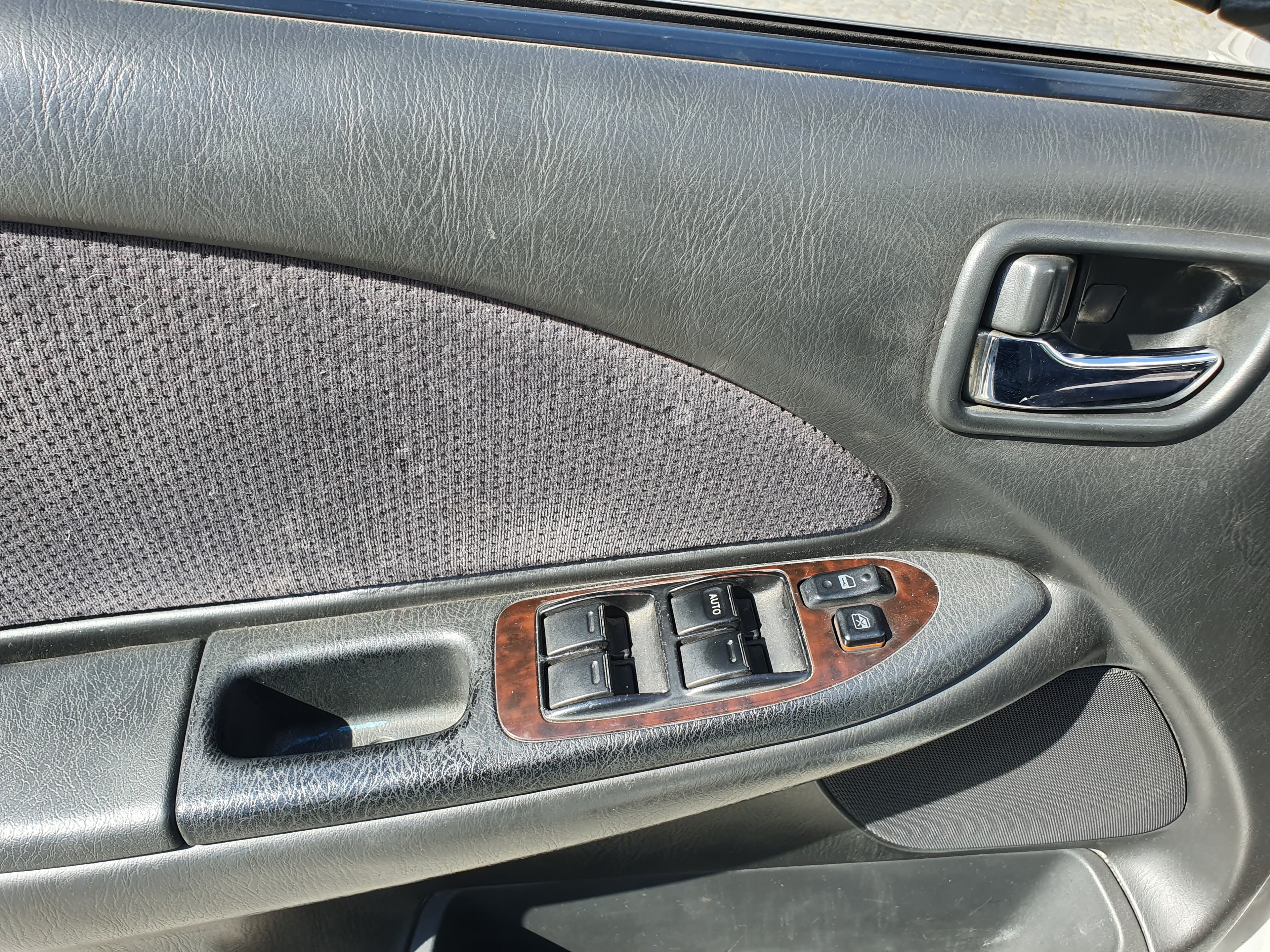 Toyota Avensis · Ano 2001 — imagem 19