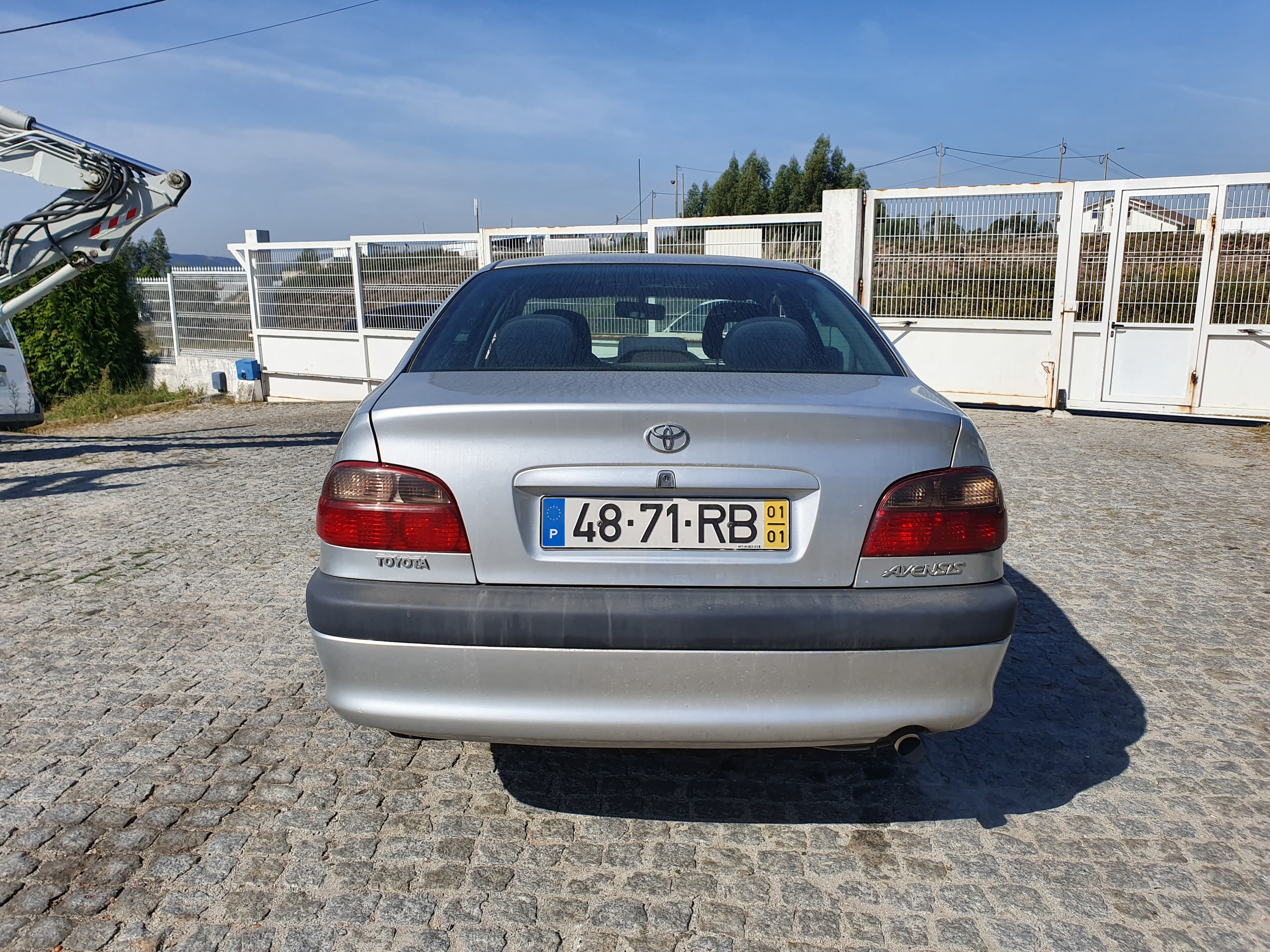 Toyota Avensis · Ano 2001 — imagem 6