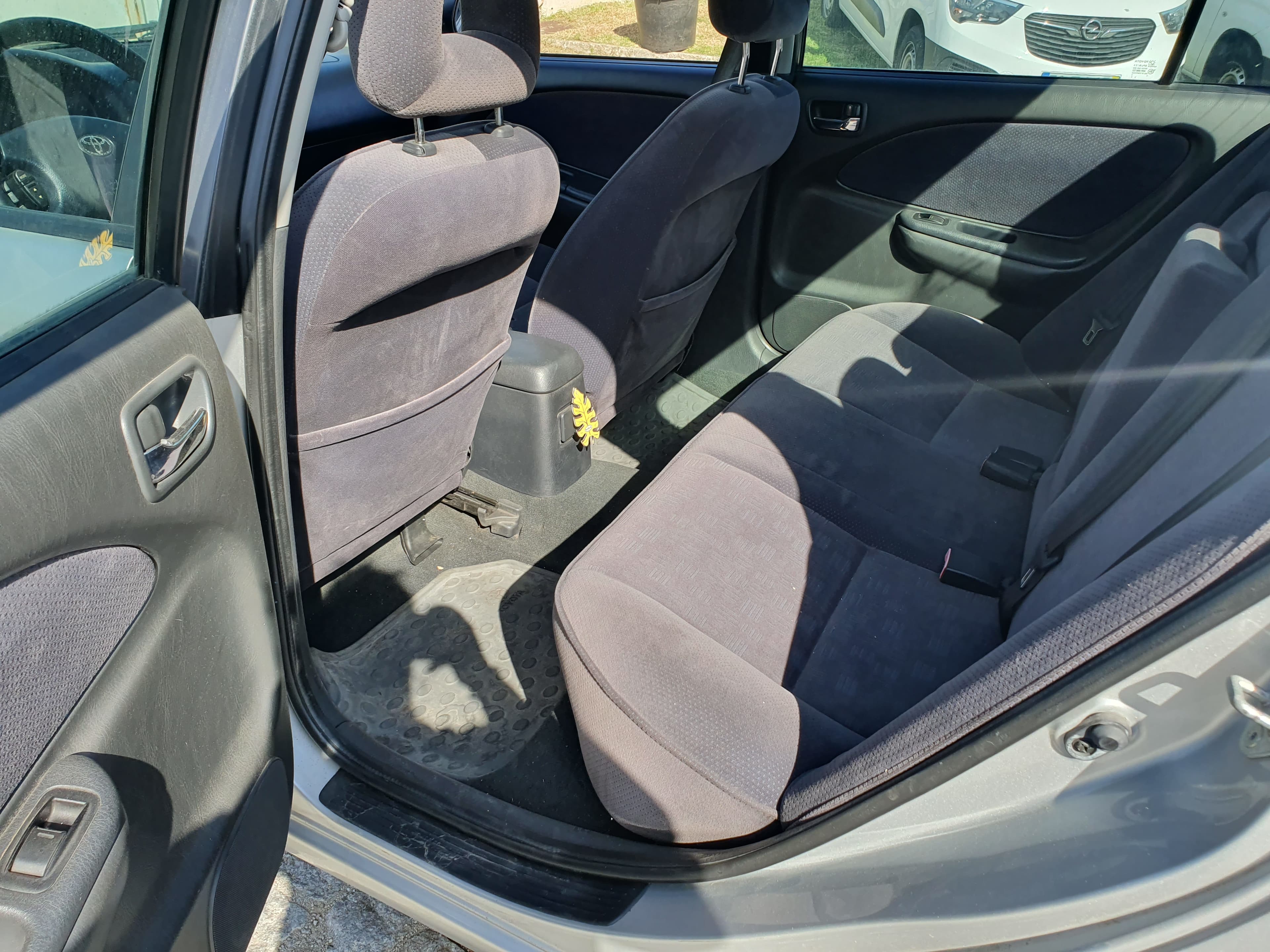Toyota Avensis · Ano 2001 — imagem 26