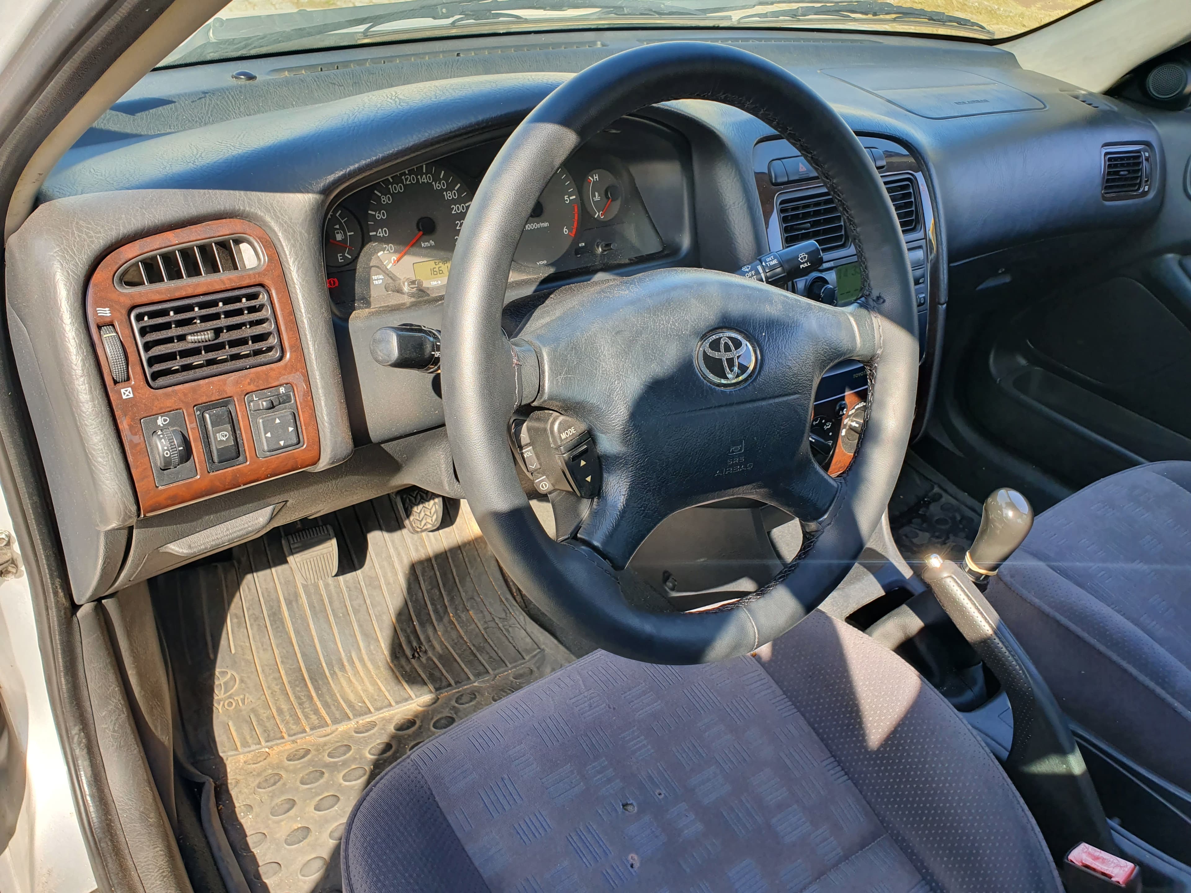 Toyota Avensis · Ano 2001 — imagem 30