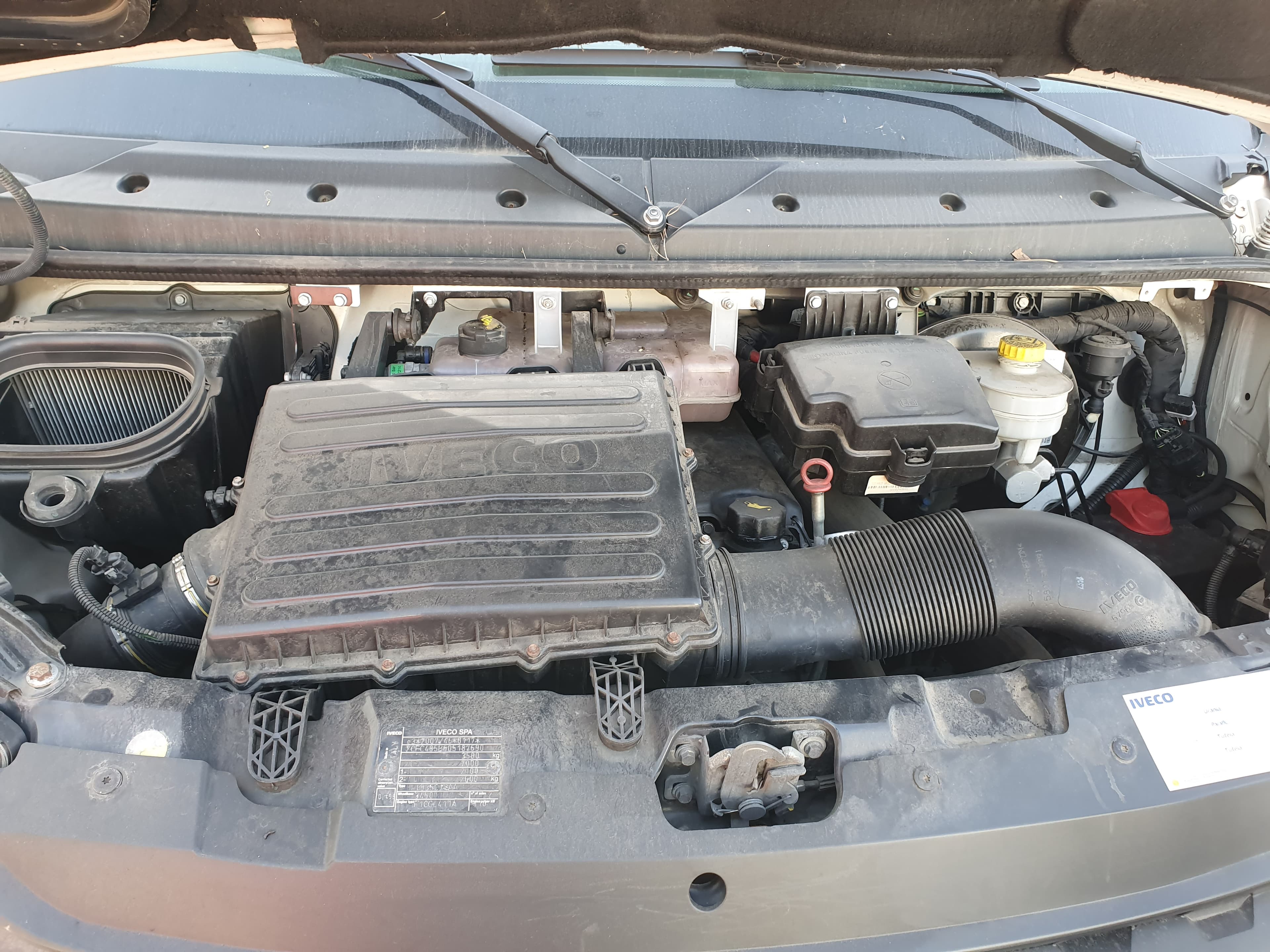 Iveco Daily 35C15 · Basculante · Ano 2017 — image 8