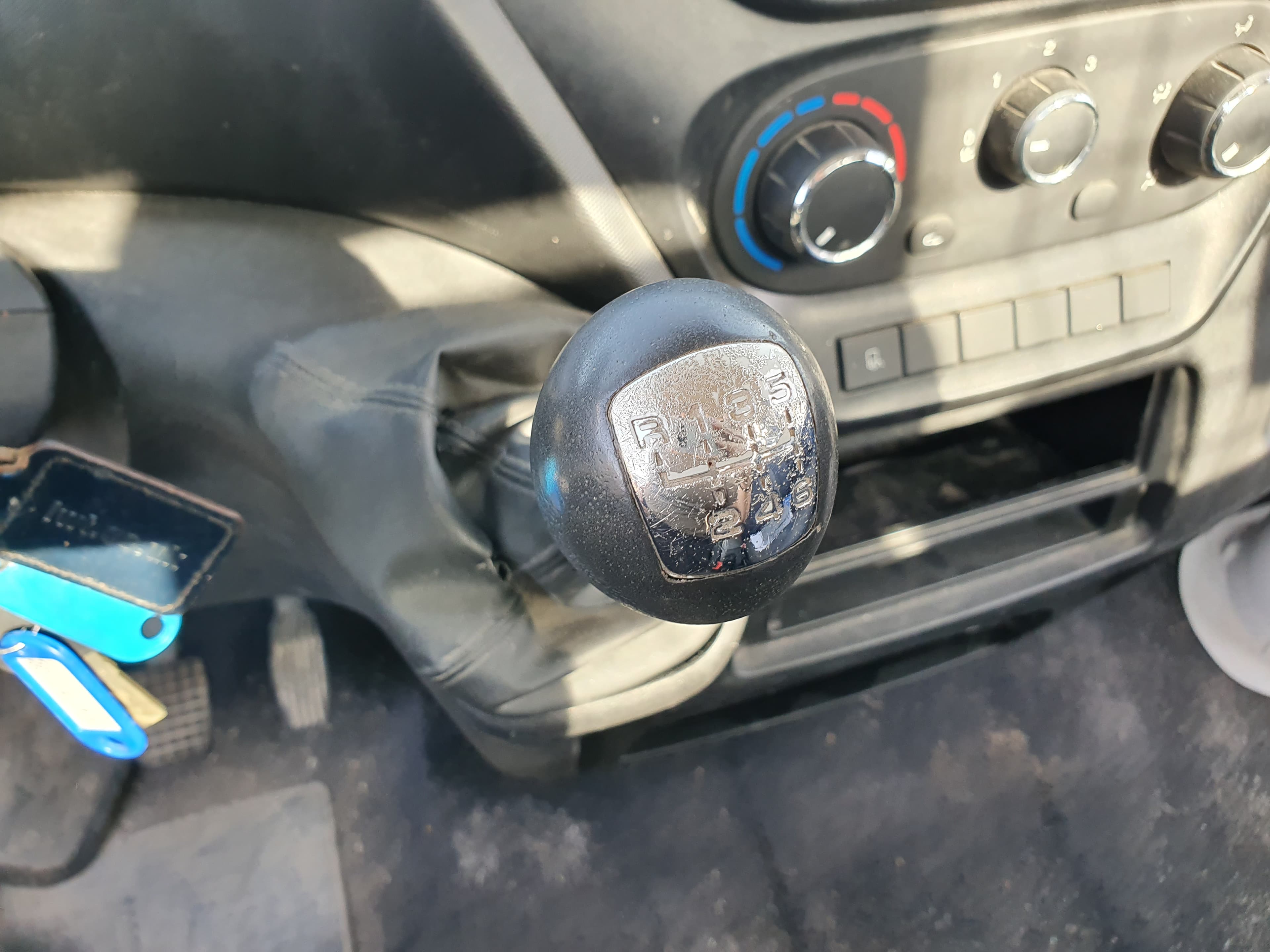 Iveco Daily 35C15 · Basculante · Ano 2017 — image 33
