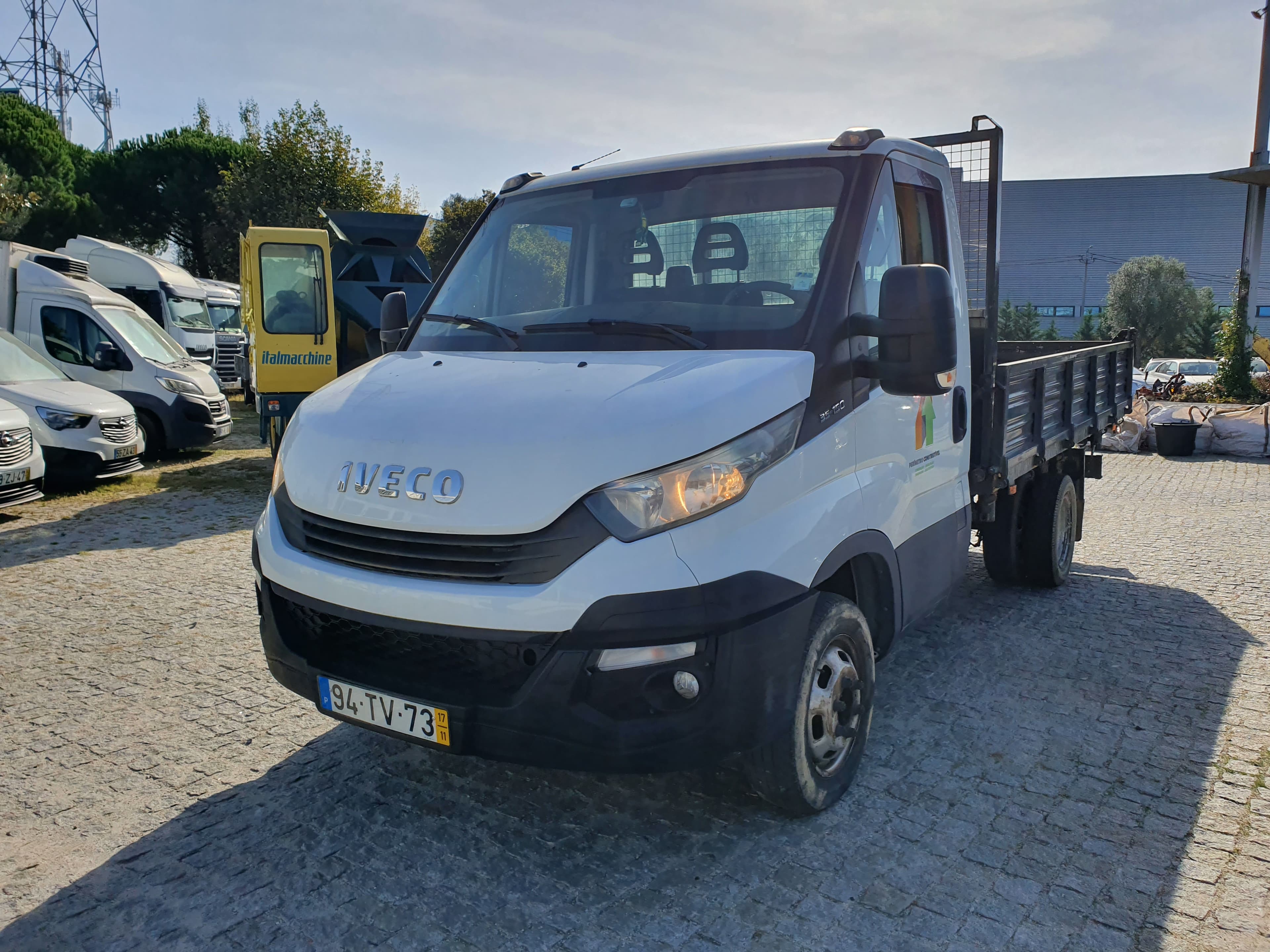 Iveco Daily 35C15 · Basculante · Ano 2017 — image 2