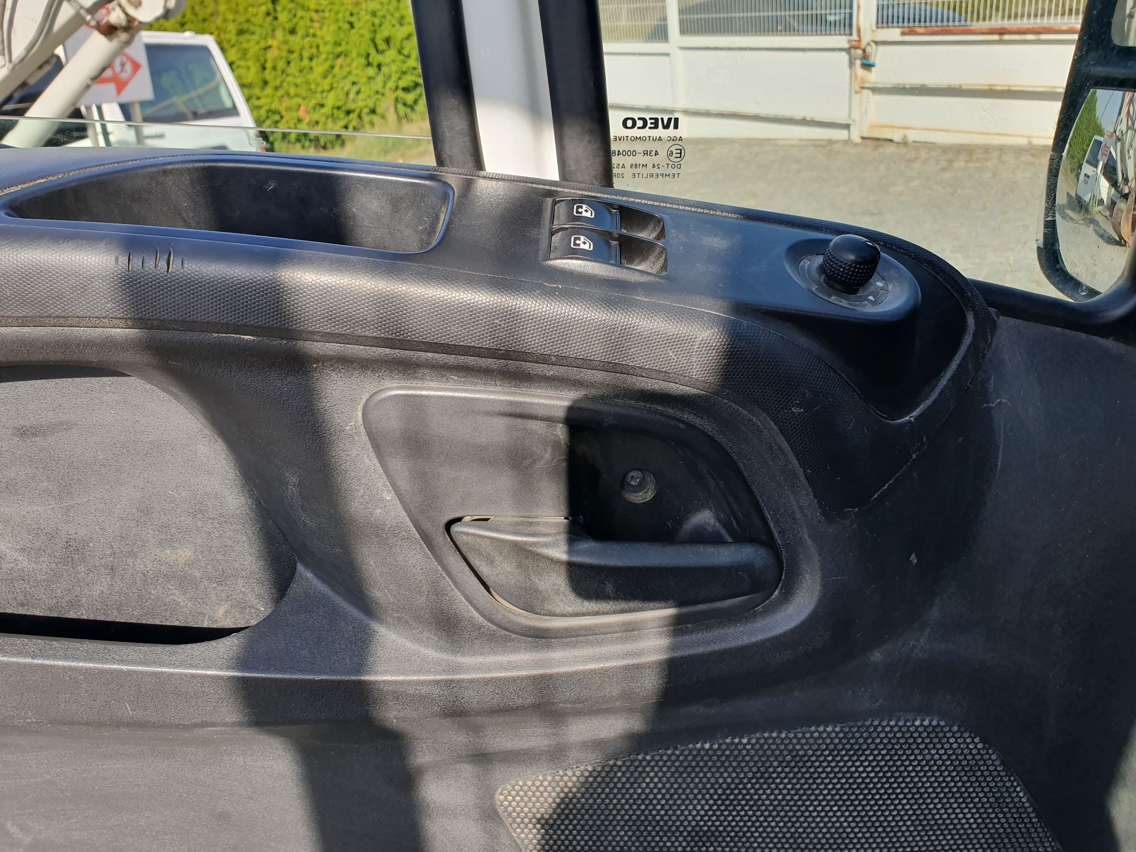 Iveco Daily 35C15 · Basculante · Ano 2017 — image 32