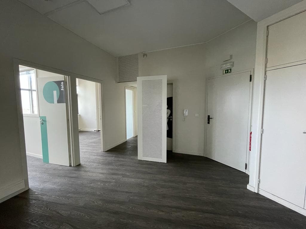 Escritórios + Lugares de Garagem · Porto — imagem 10