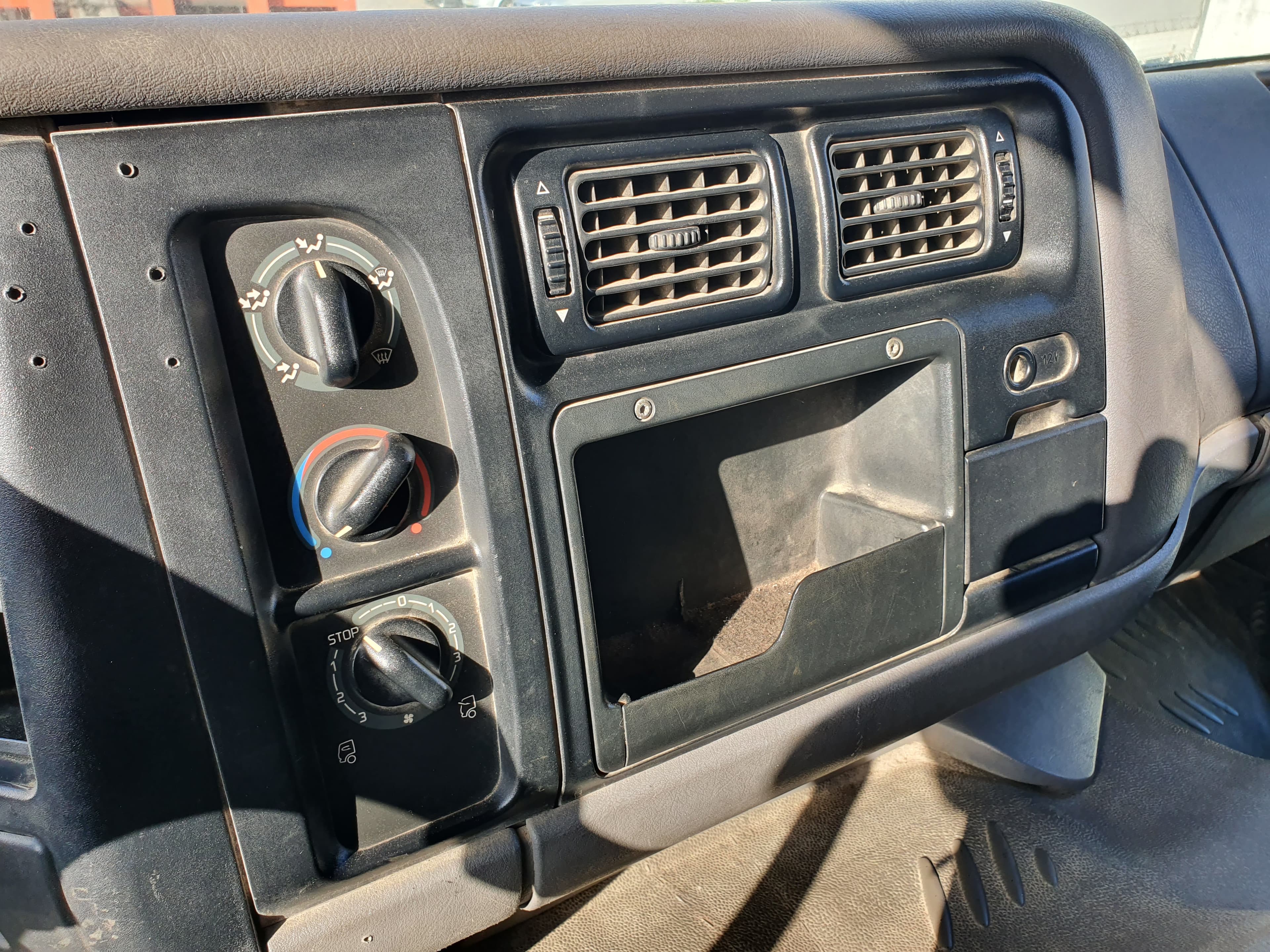 Renault 370 DCI · Basculante · Ano 2003 — imagen 21