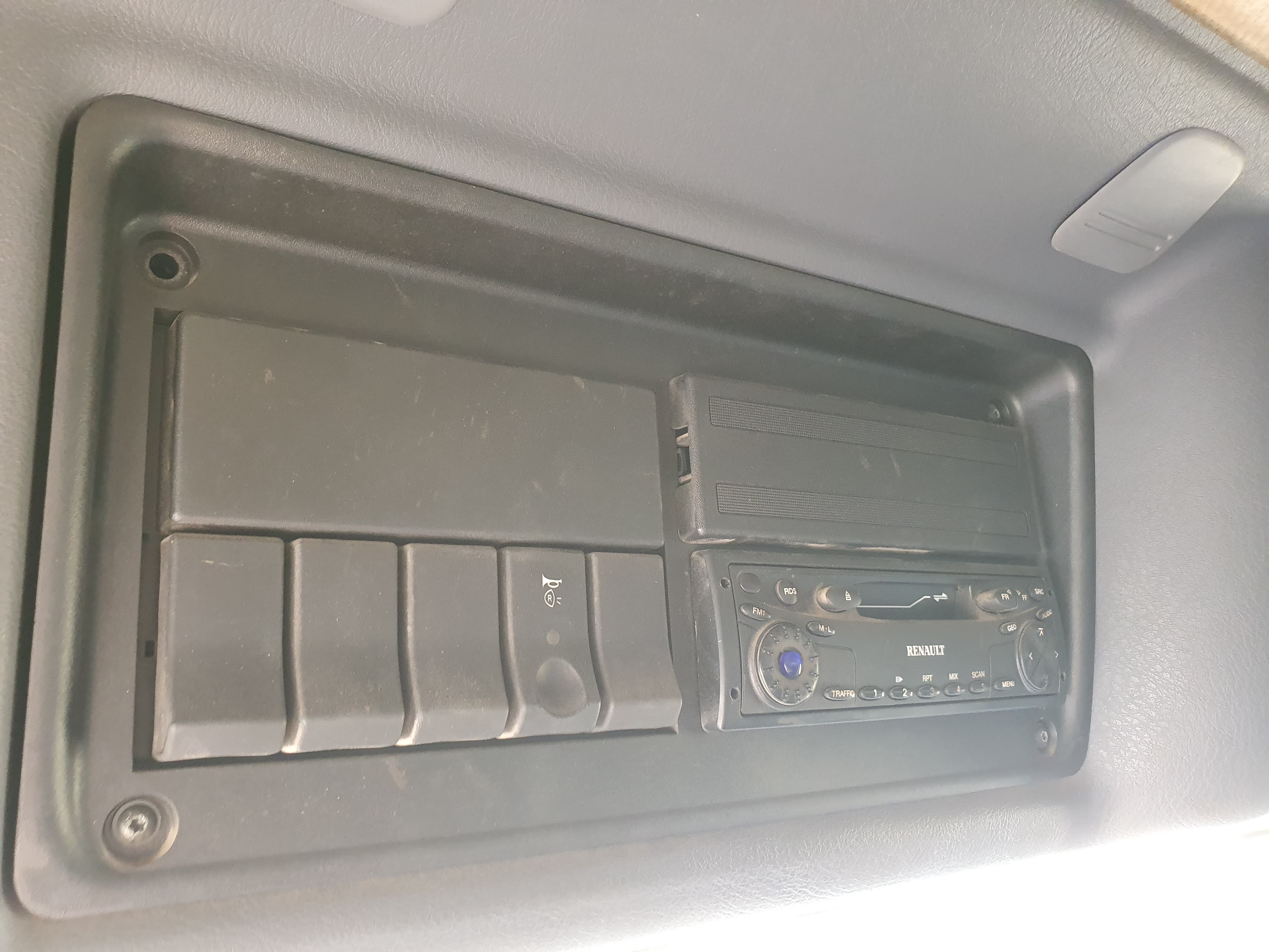 Renault 370 DCI · Basculante · Ano 2003 — imagen 27
