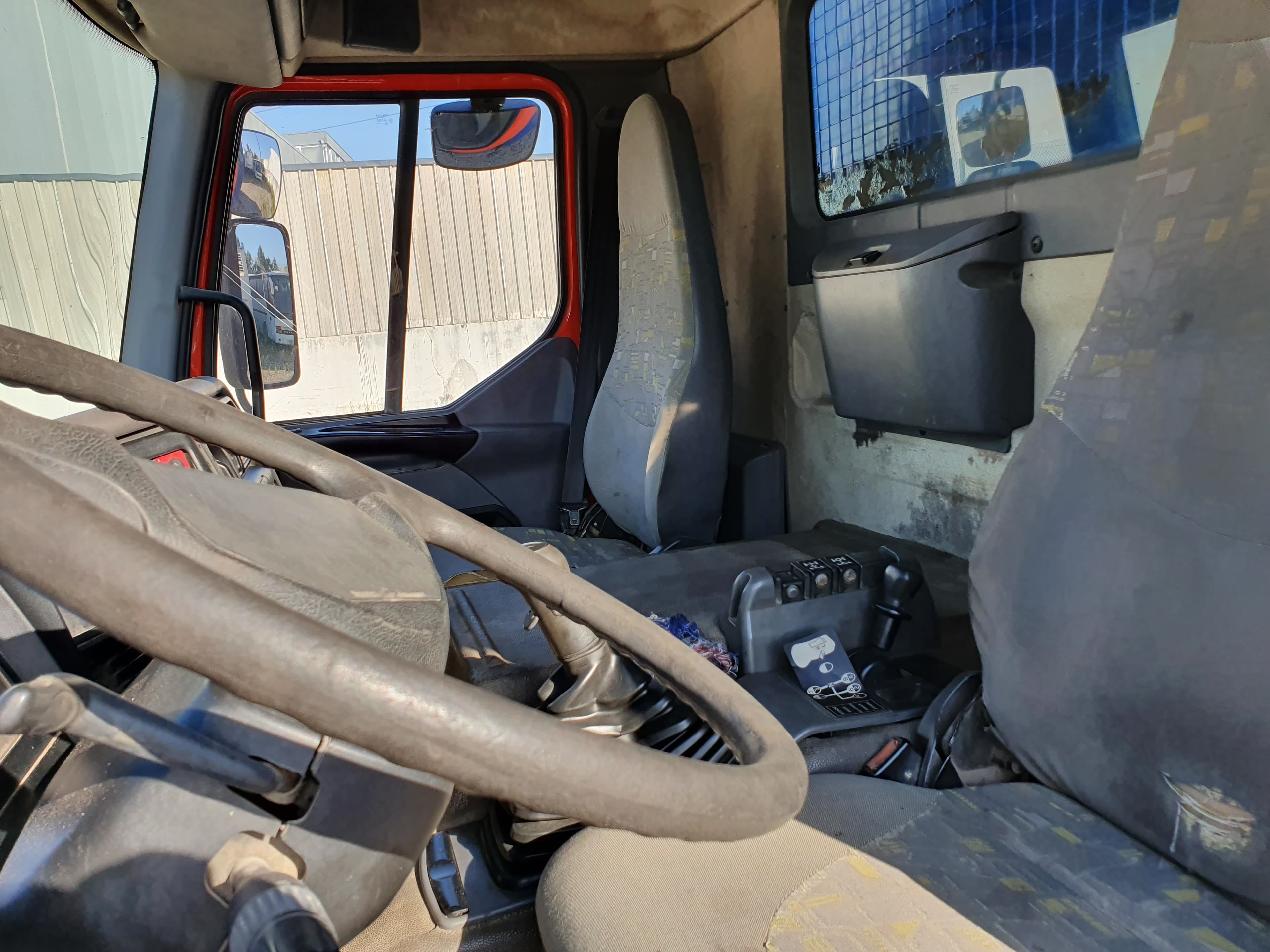 Renault 370 DCI · Basculante · Ano 2003 — imagen 19