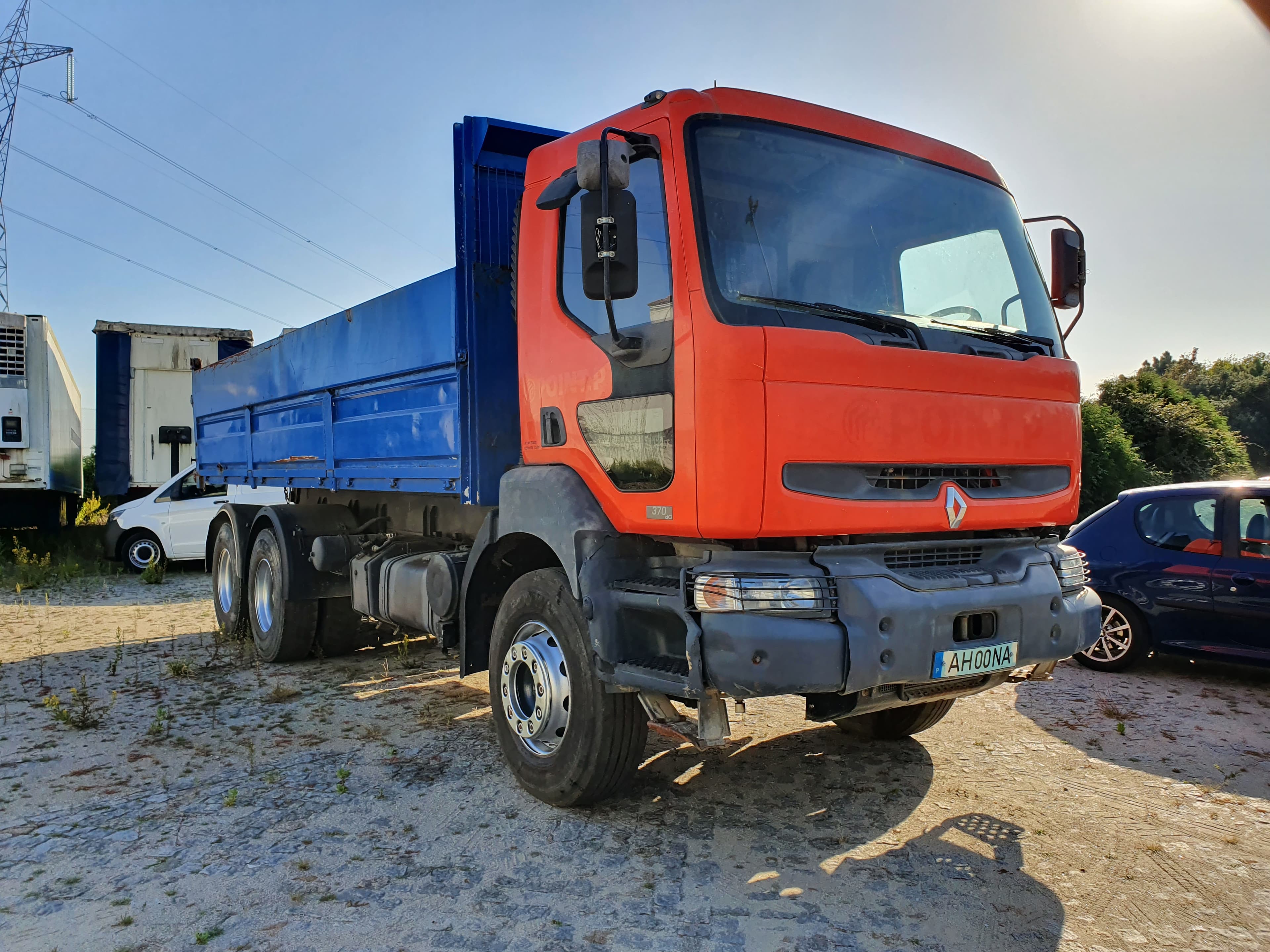 Renault 370 DCI · Basculante · Ano 2003 — imagen 2