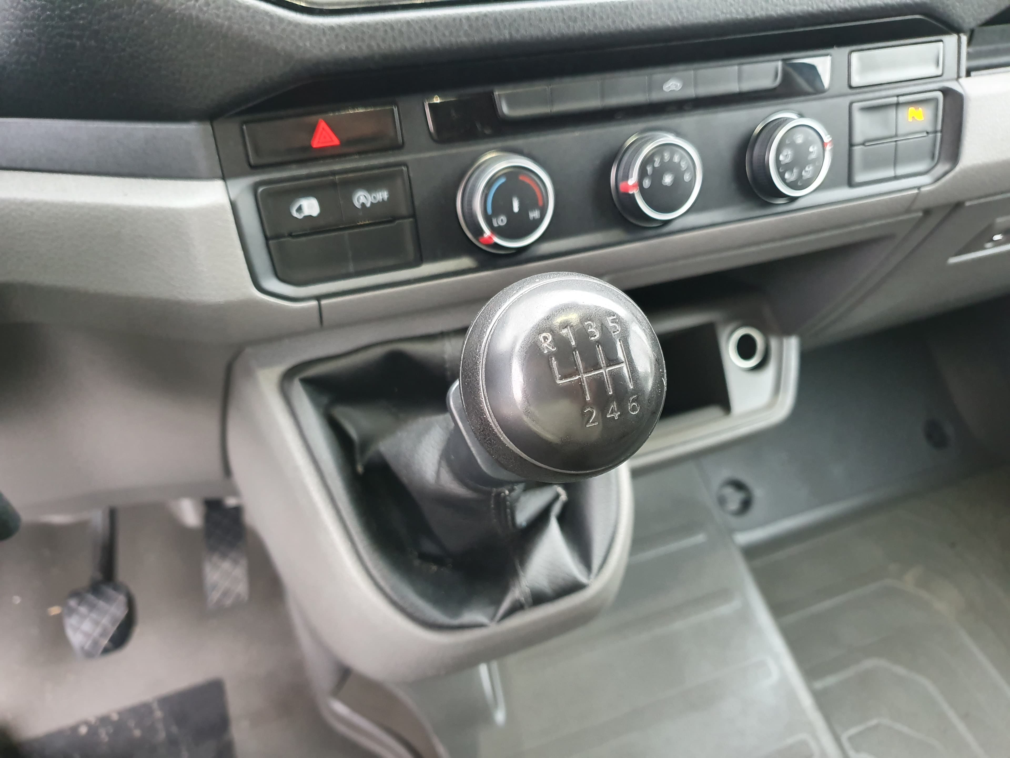 Volkswagen Crafter · Ano 2018 — imagem 33