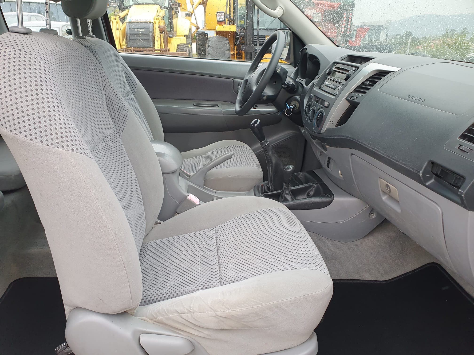 Toyota Hilux D-4D · Ano 2009 — imagem 26